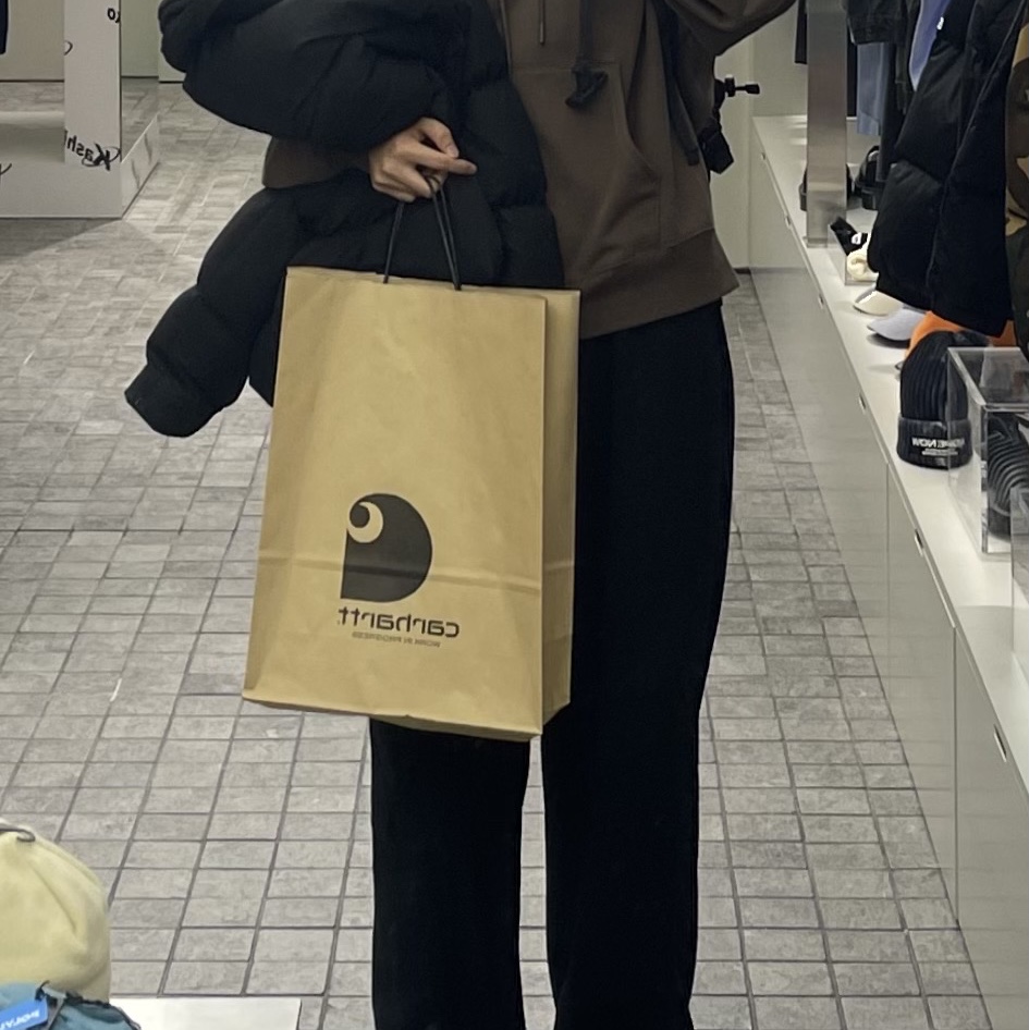 Carhartt WIP Robertson Denim Landon Pants Black Stone Washed, (W) Coach x Matin Kim Embroidered Oversized Hoodie Brown 착용 스타일