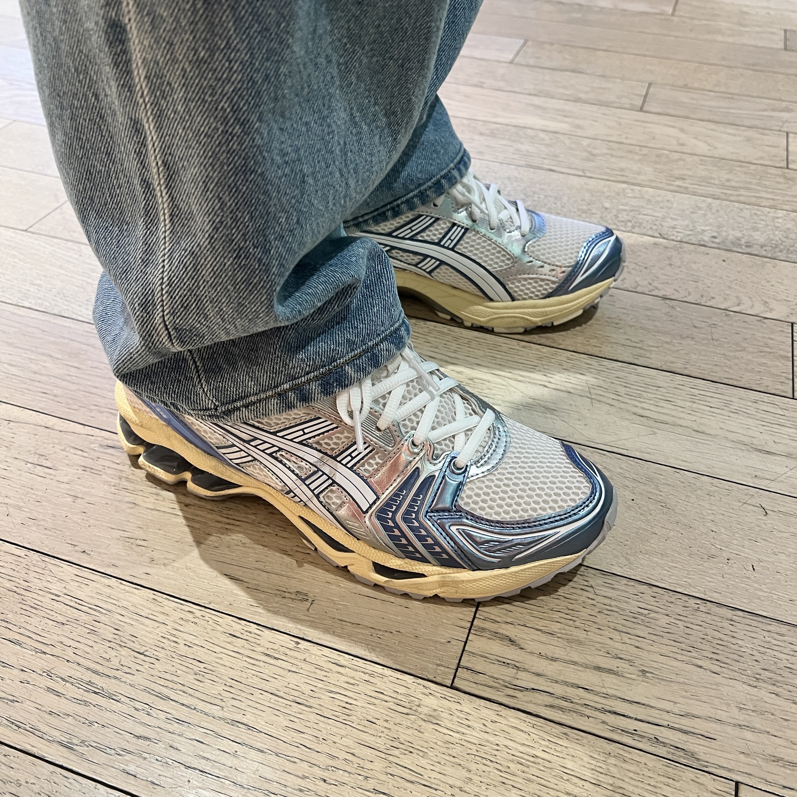 Asics Gel-Kayano 14 Metallic Blue 착용 스타일