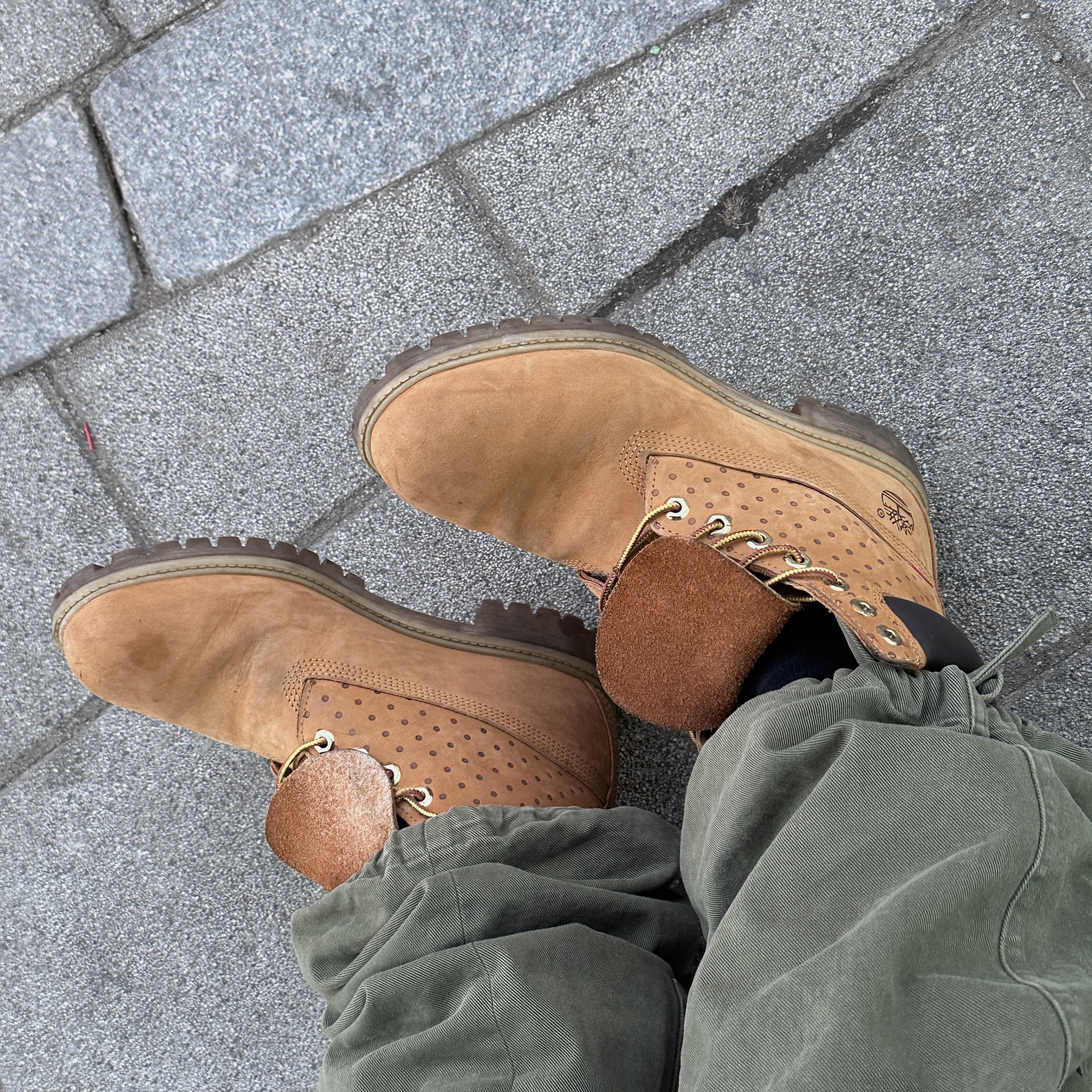 Timberland x Comme des Garcons Shirt x Supreme 6 Inch Boot Wheat - Medium 착용 스타일 - 3