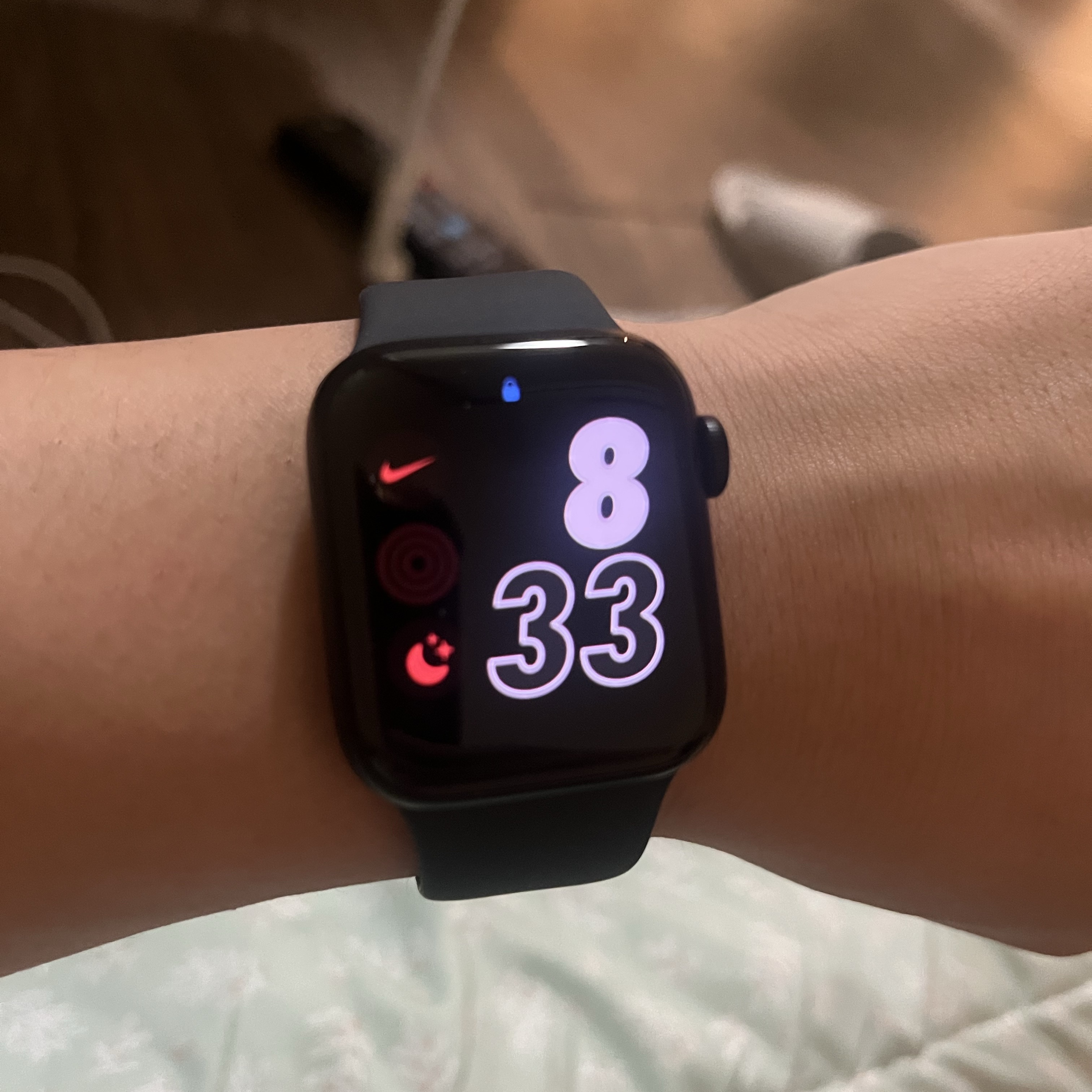 Apple Watch SE 2024 40mm Midnight Aluminium Case with Sport Band S/M Midnight (Korean Ver.) 착용 스타일