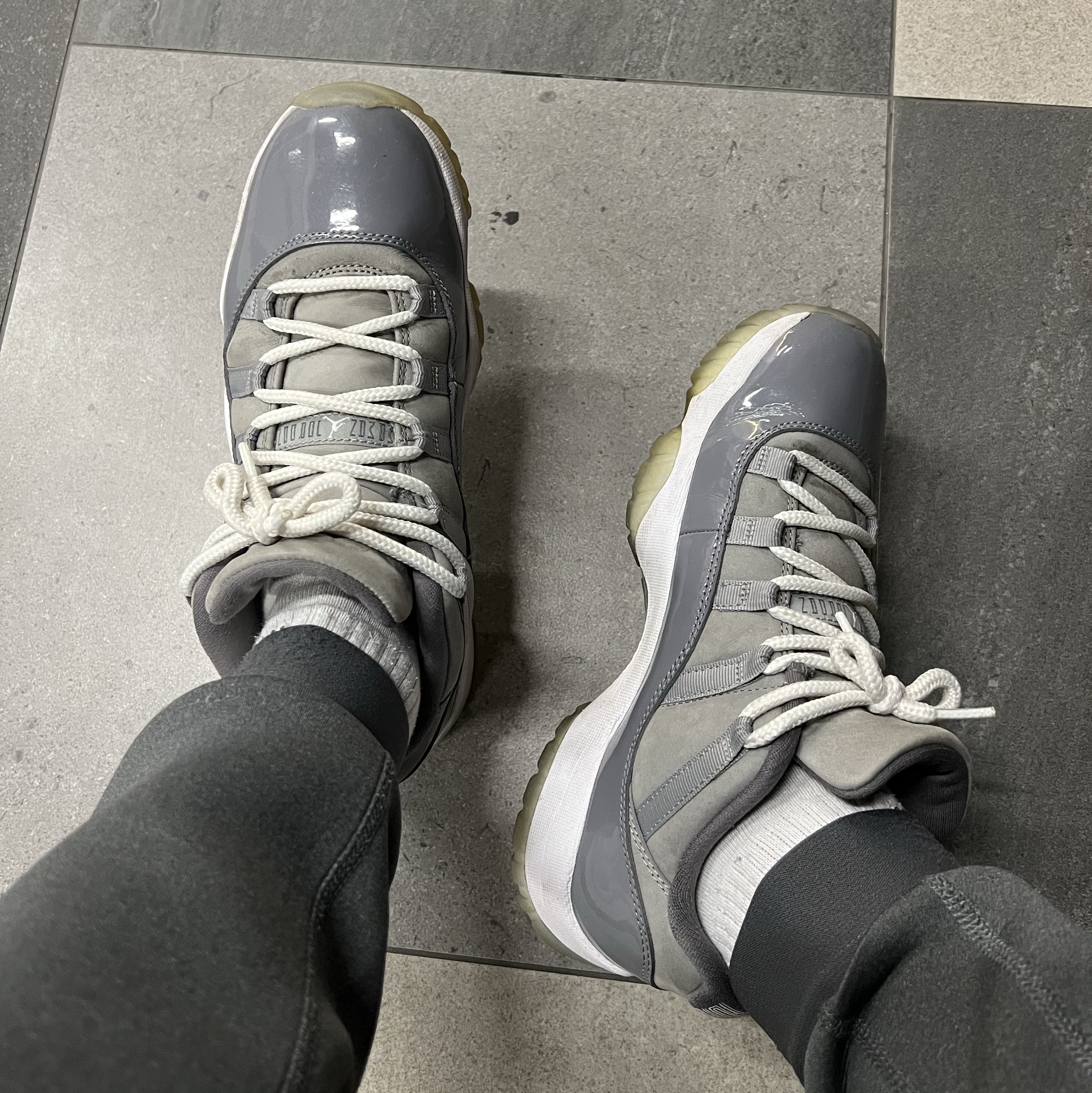 Jordan 11 Retro Low Cool Grey 착용 스타일