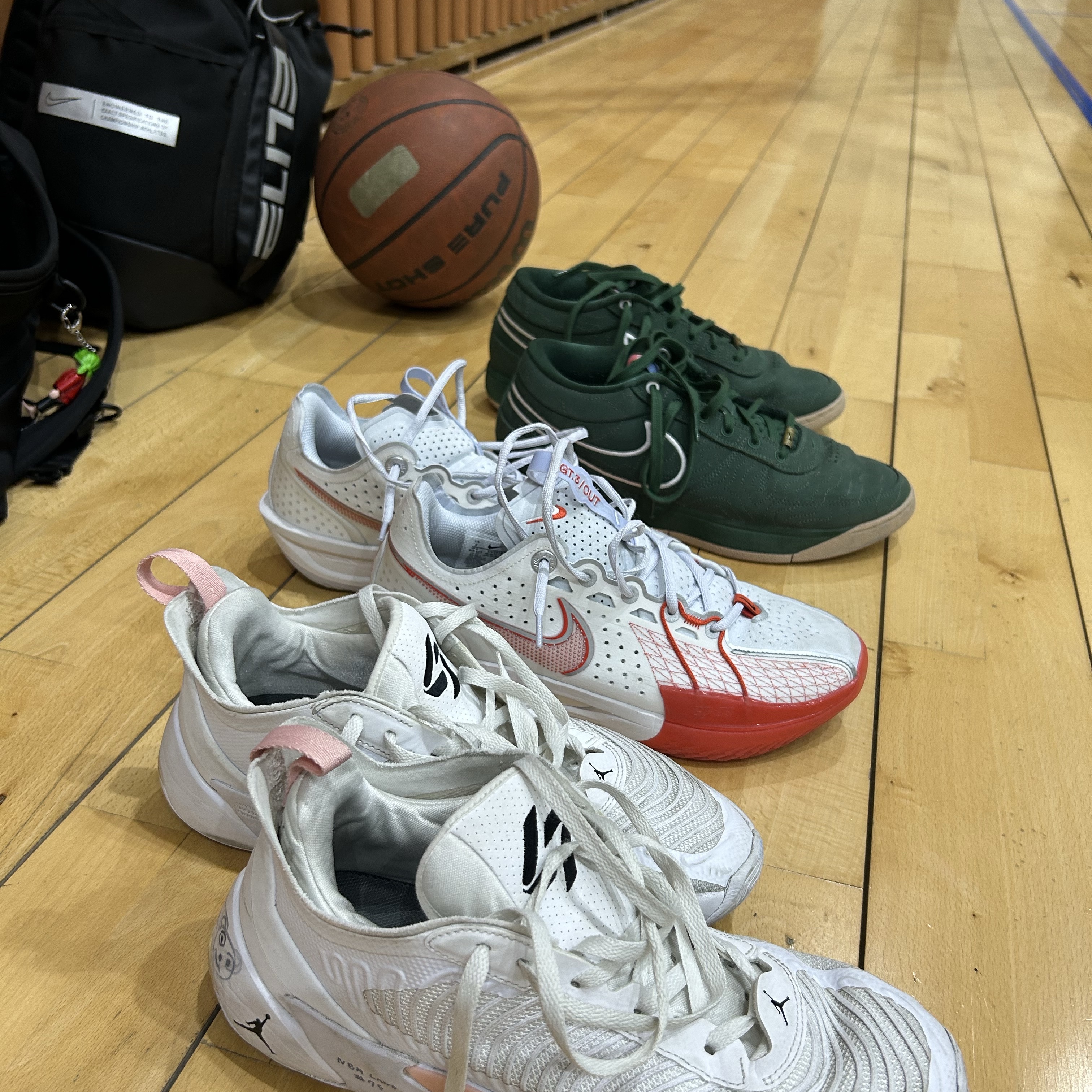 Jordan Luka 1 PF White Bleached Coral, Nike Air Zoom GT Cut 3 EP Summit White Picante Red 착용 스타일 - 1