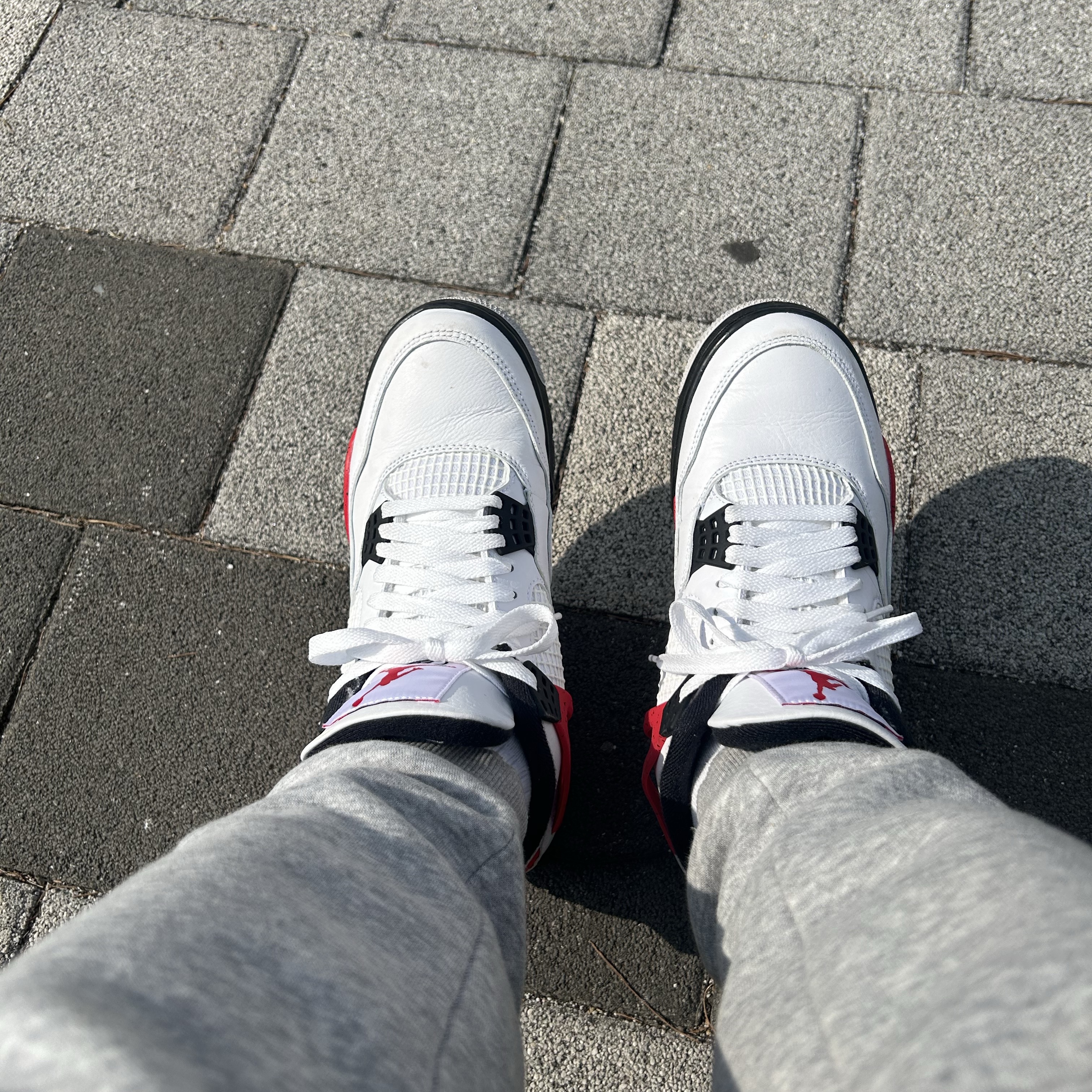 Jordan 4 Retro Red Cement 착용 스타일