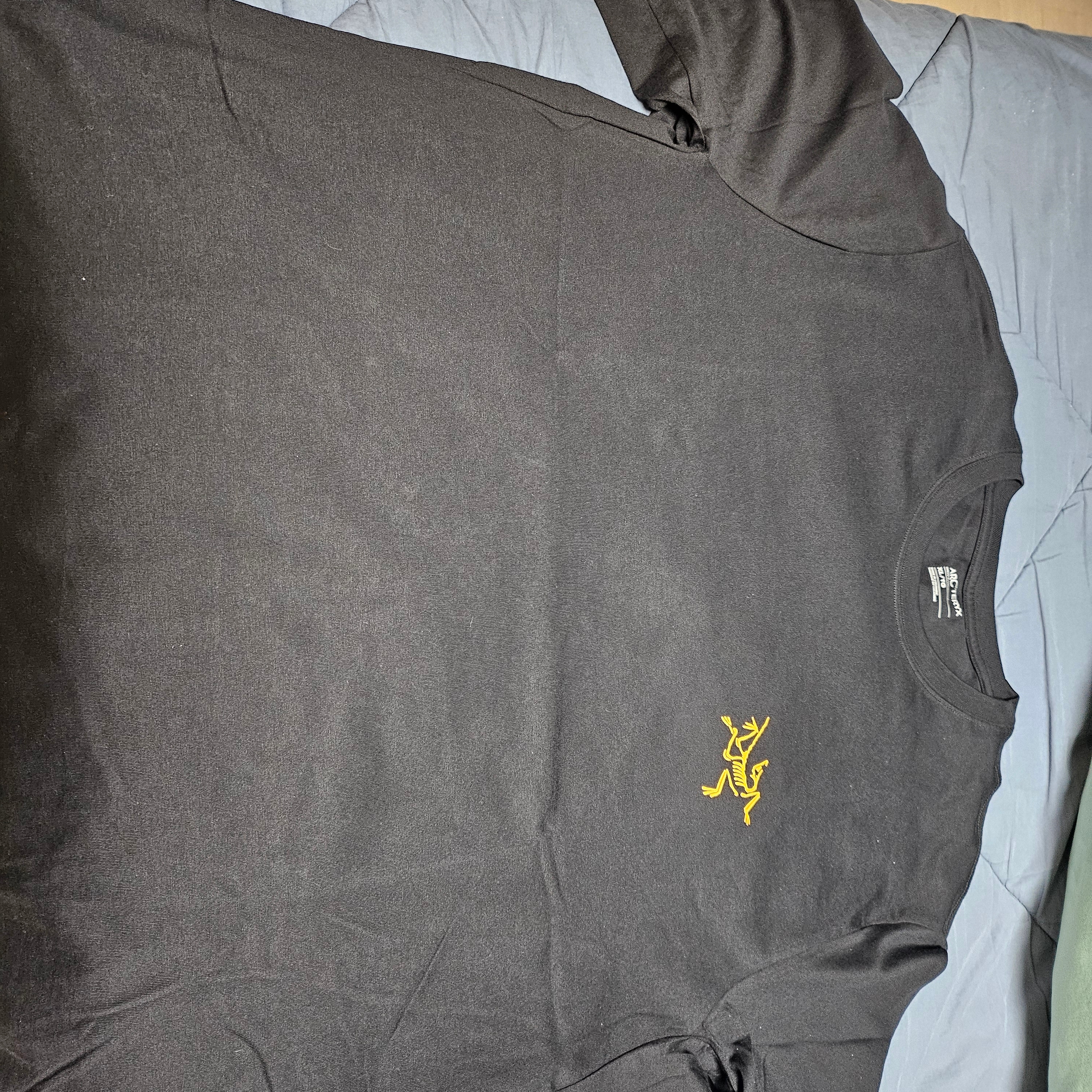 Arc'teryx Arc'Multi Bird Logo SS T-Shirt Black 착용 스타일 - 1