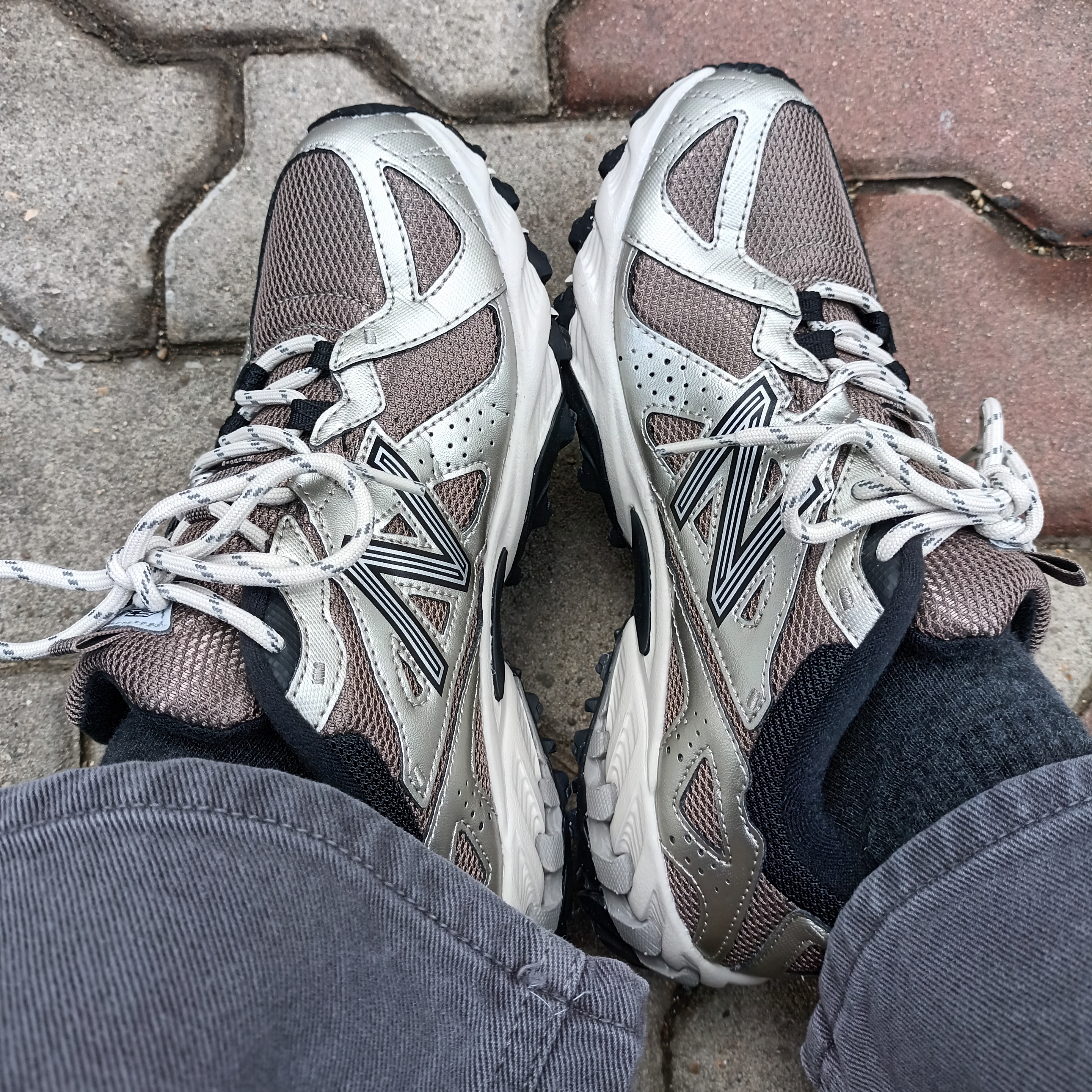 New Balance ML610 Brown 착용 스타일 - 1