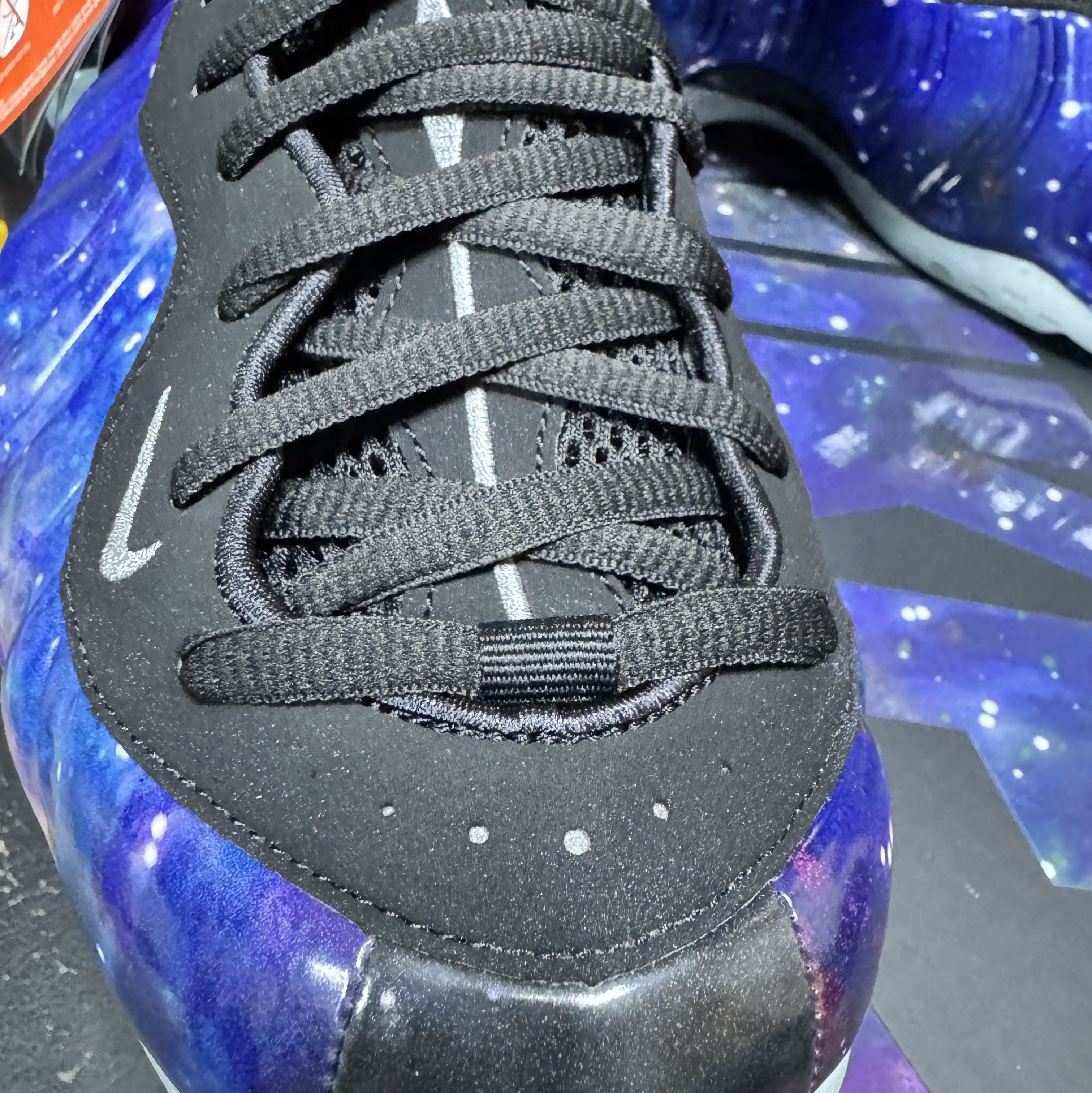 Nike Air Foamposite One Galaxy 착용 스타일