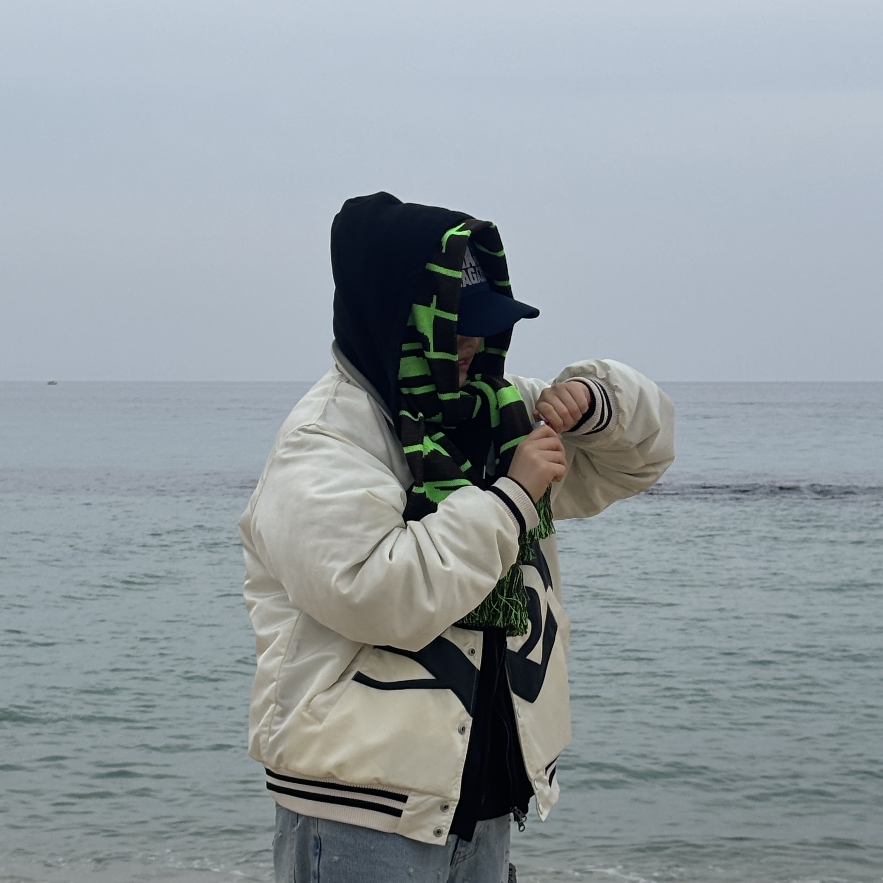 스투시 스타디움 자켓 고딕 S 본 착용 스타일 - 3
