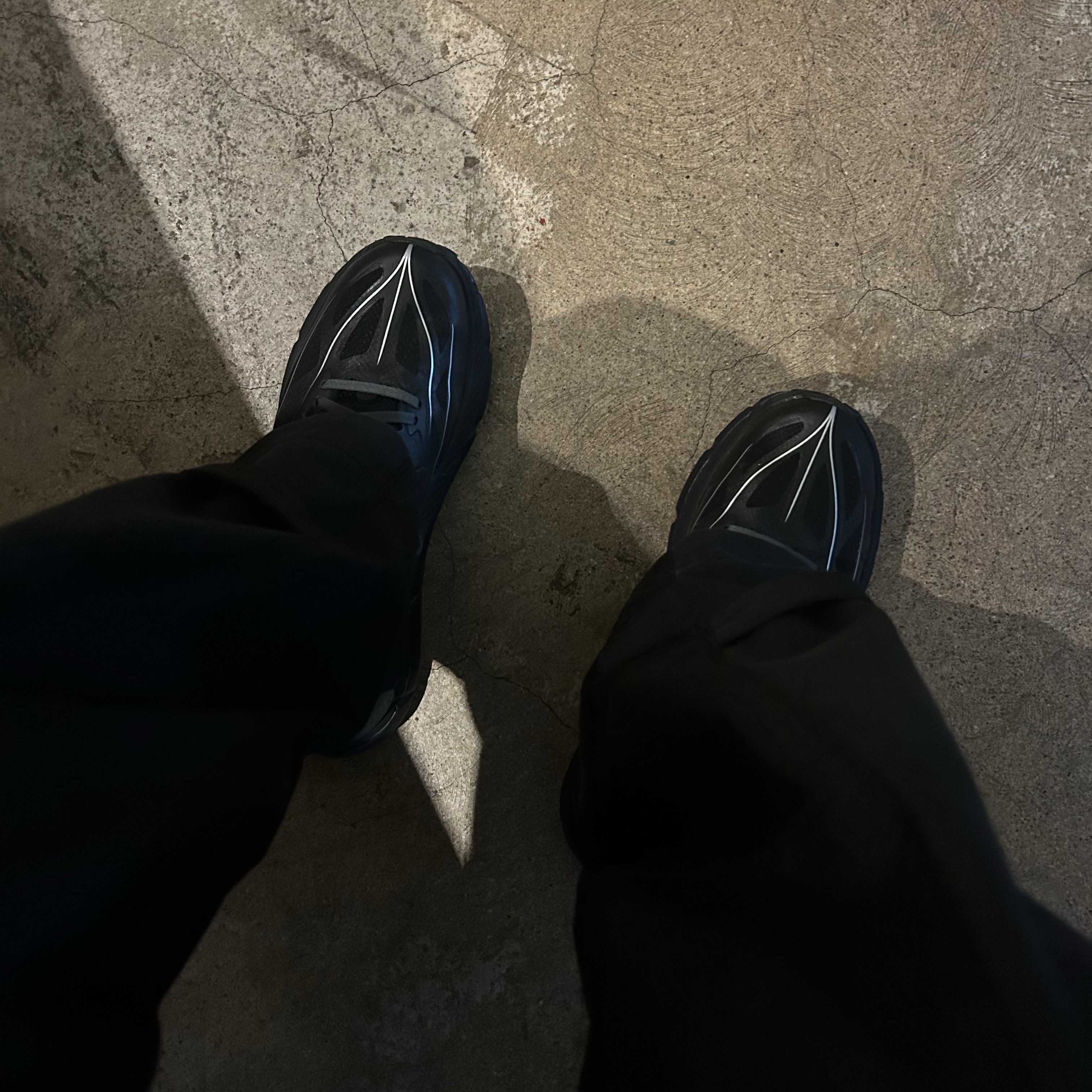 Hoka Mafate Speed 4 Lite Black Outer Orbit 착용 스타일