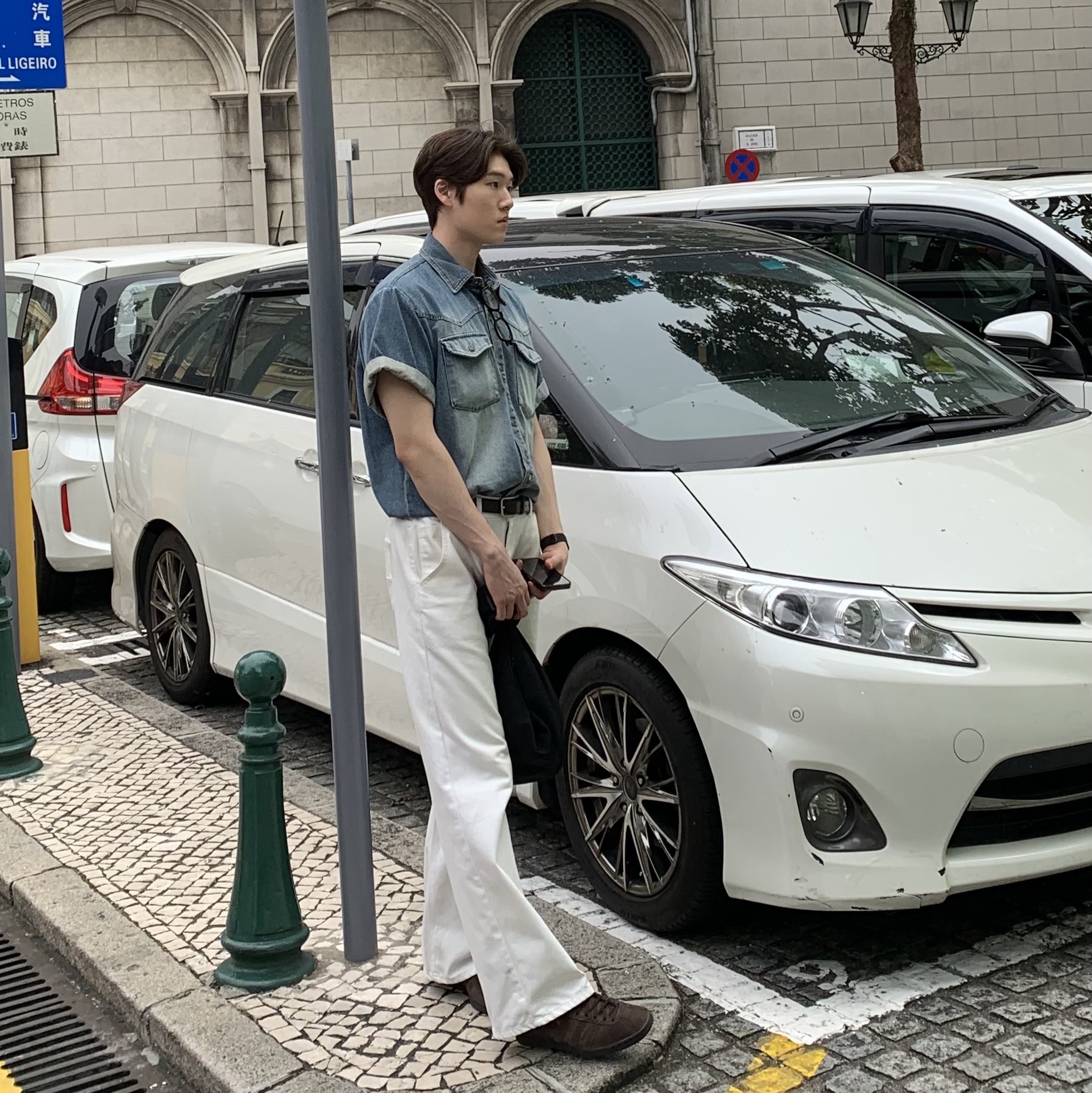 아디다스 토바코 그루엔 다크 브라운 착용 스타일 - 5