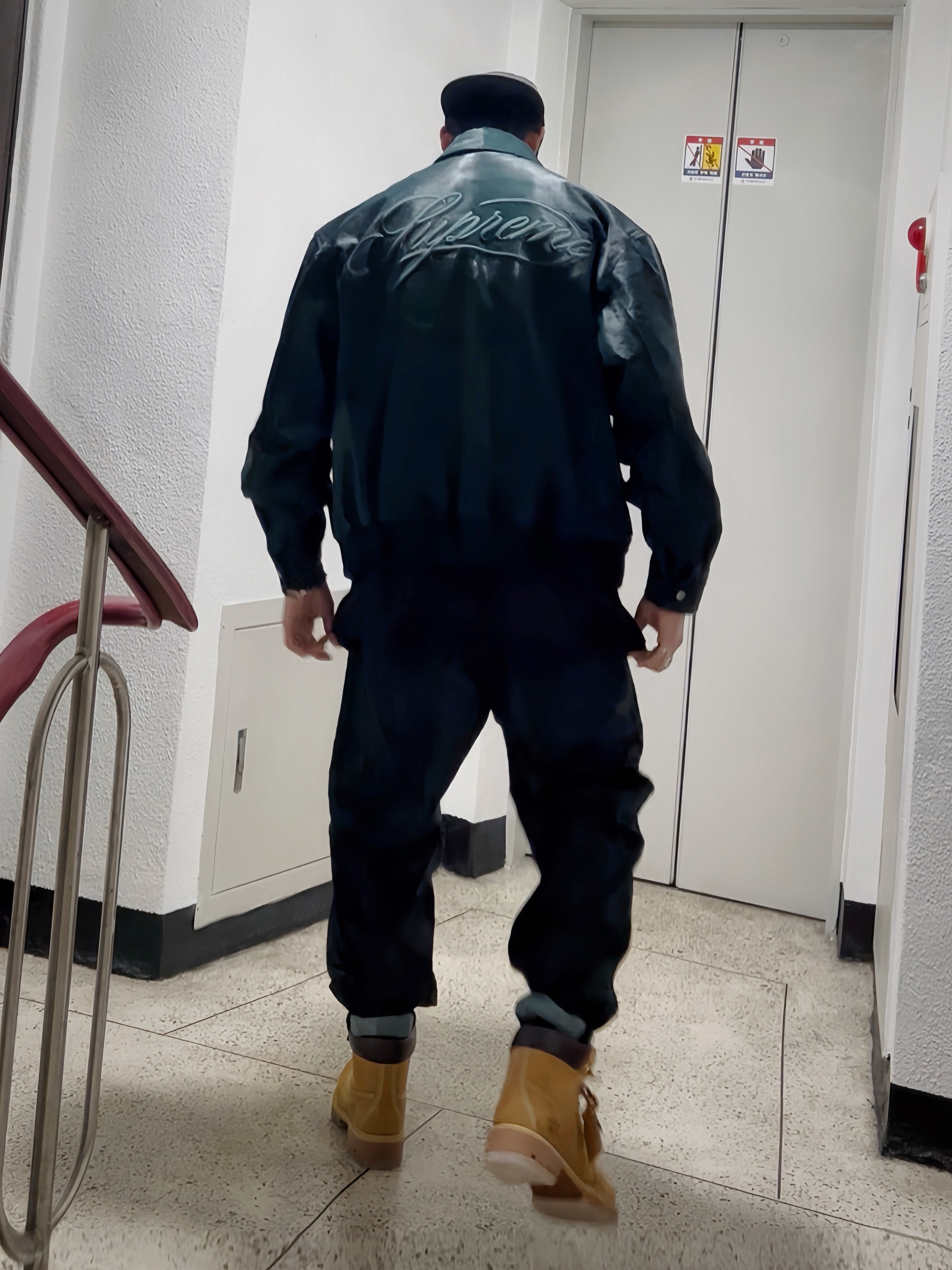 Supreme Ponyhair Varsity Jacket Green - 25SS, Supreme Ponyhair Loose Fit 5-Pocket Jean Green - 25SS 착용 스타일 - 1