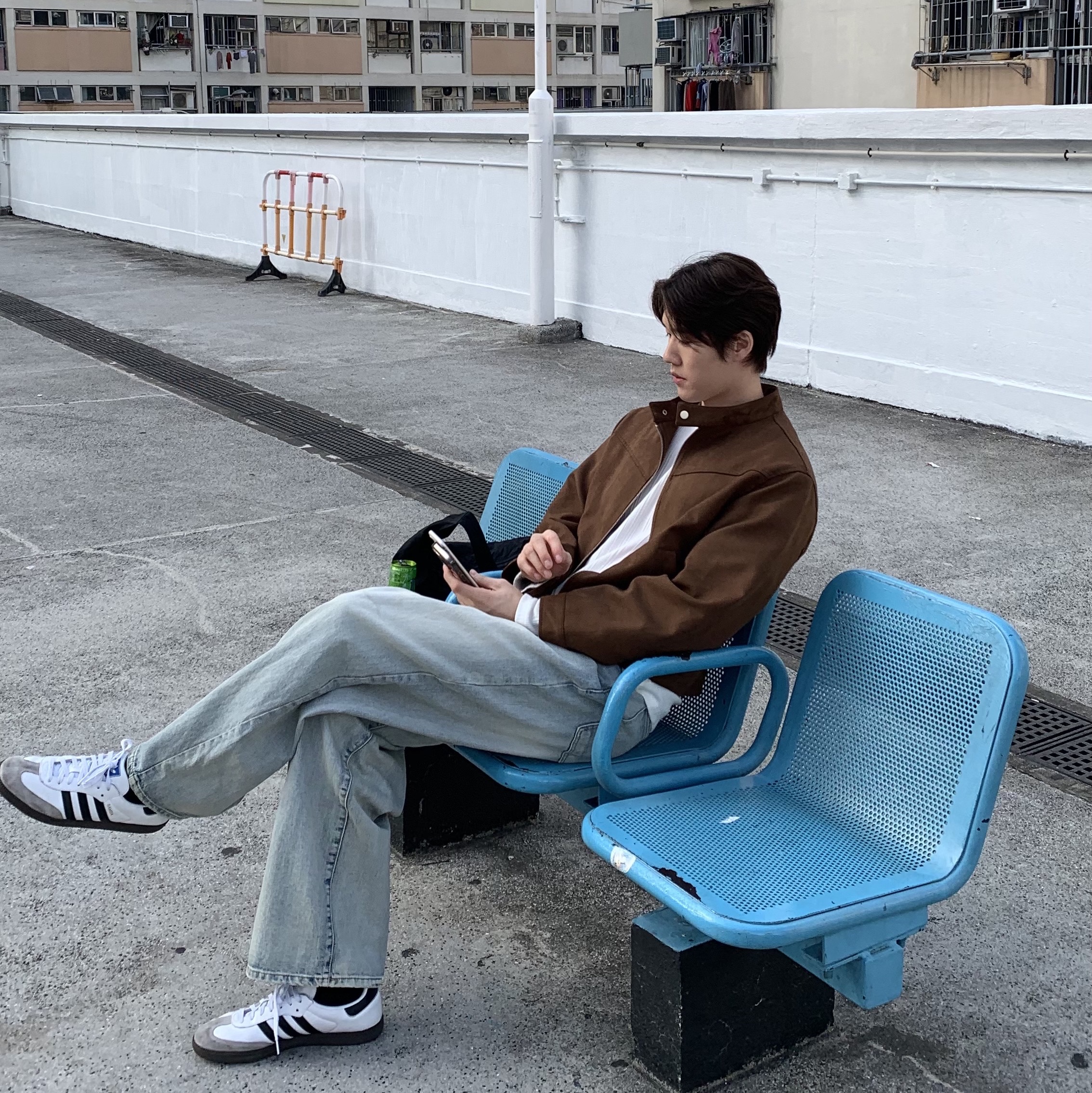 아디다스 삼바 OG 클라우드 화이트 착용 스타일 - 3
