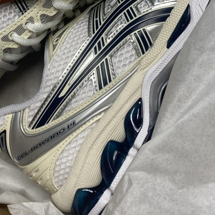 Asics Gel-Kayano 14 Cream Black 착용 스타일