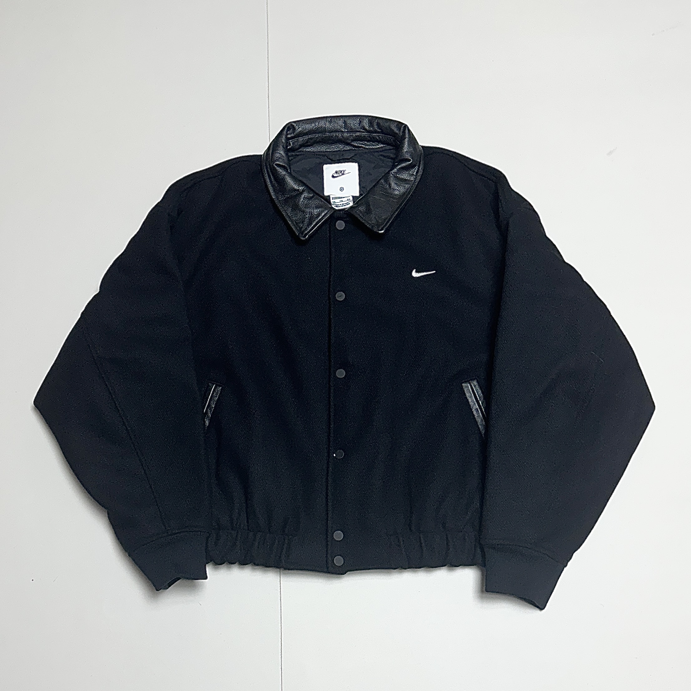 Nike Solo Swoosh Wool Varsity Jacket Black White - Asia 착용 스타일 - 1
