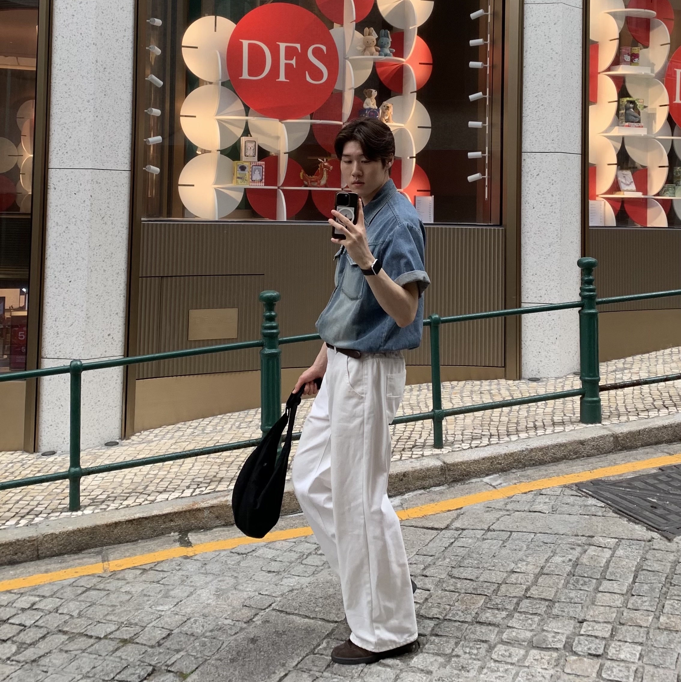 아디다스 토바코 그루엔 다크 브라운 착용 스타일 - 1
