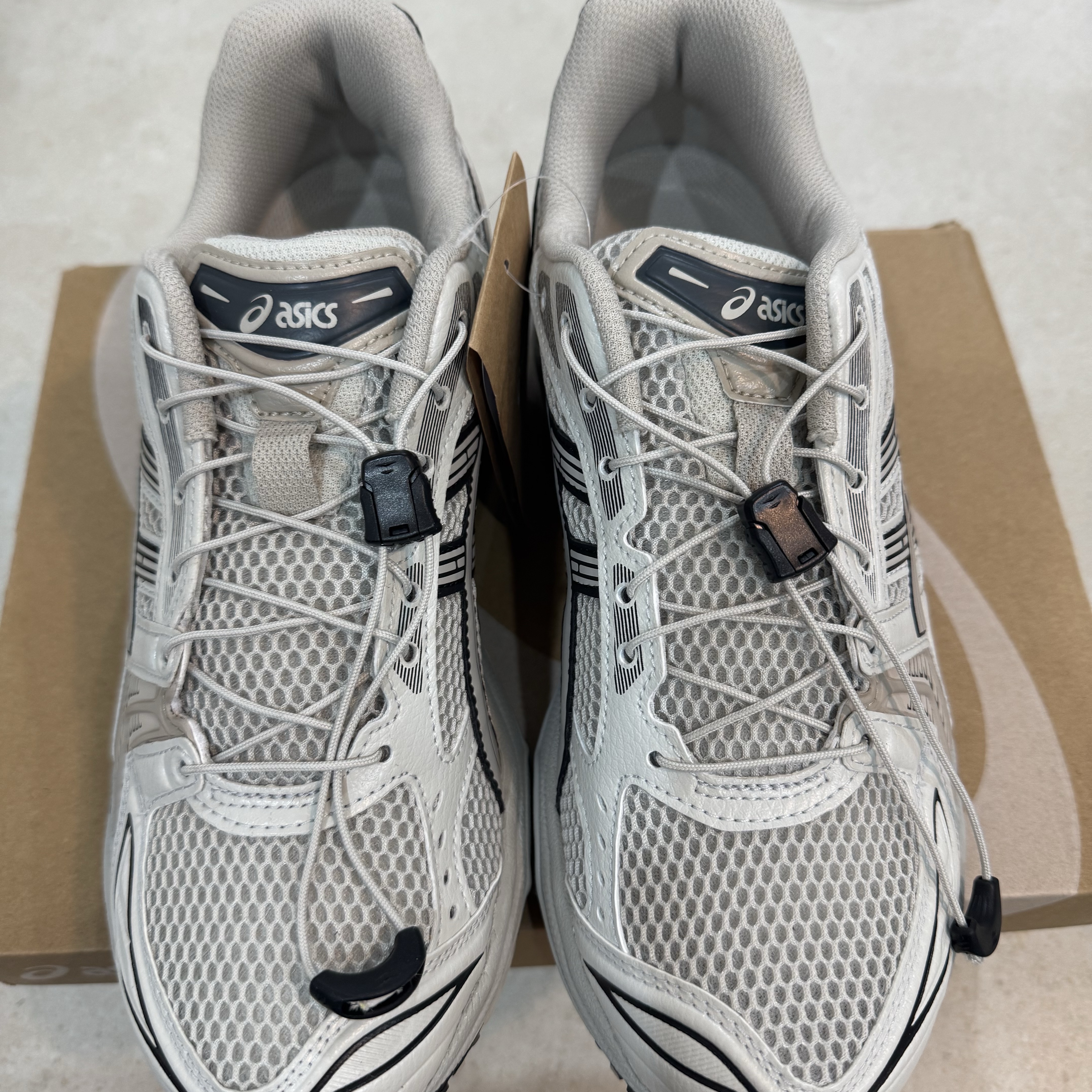 Asics Unlimited Gel-Kayano 14 Smoke Grey 착용 스타일