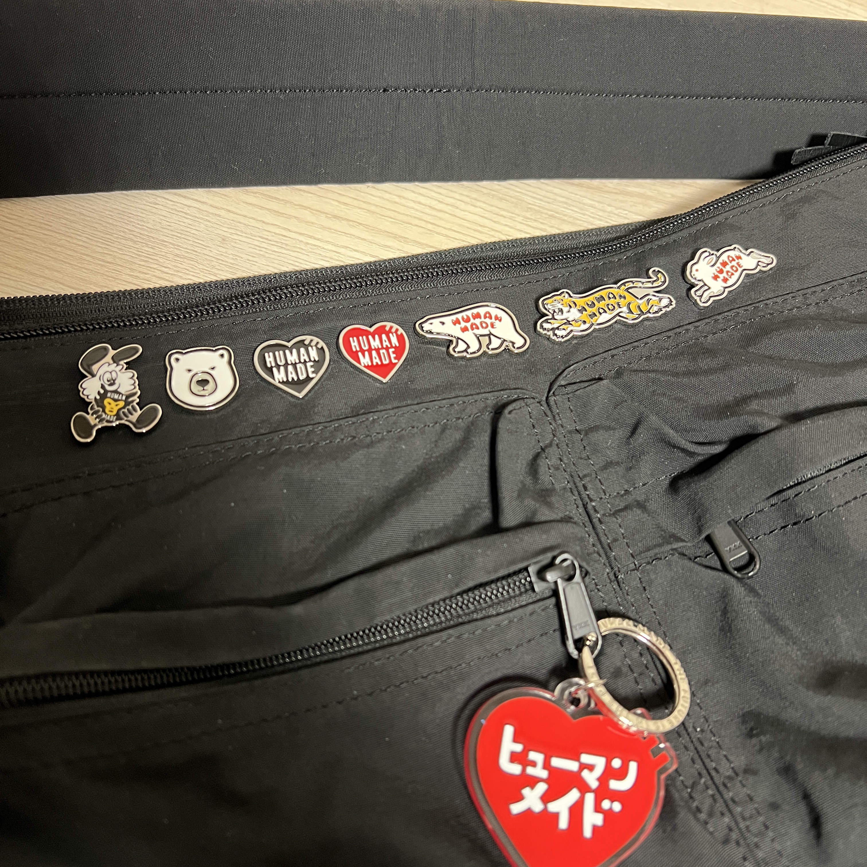Human Made Animal Pin #2 White, Human Made Keiko Sootome Heart Keyring Red 착용 스타일