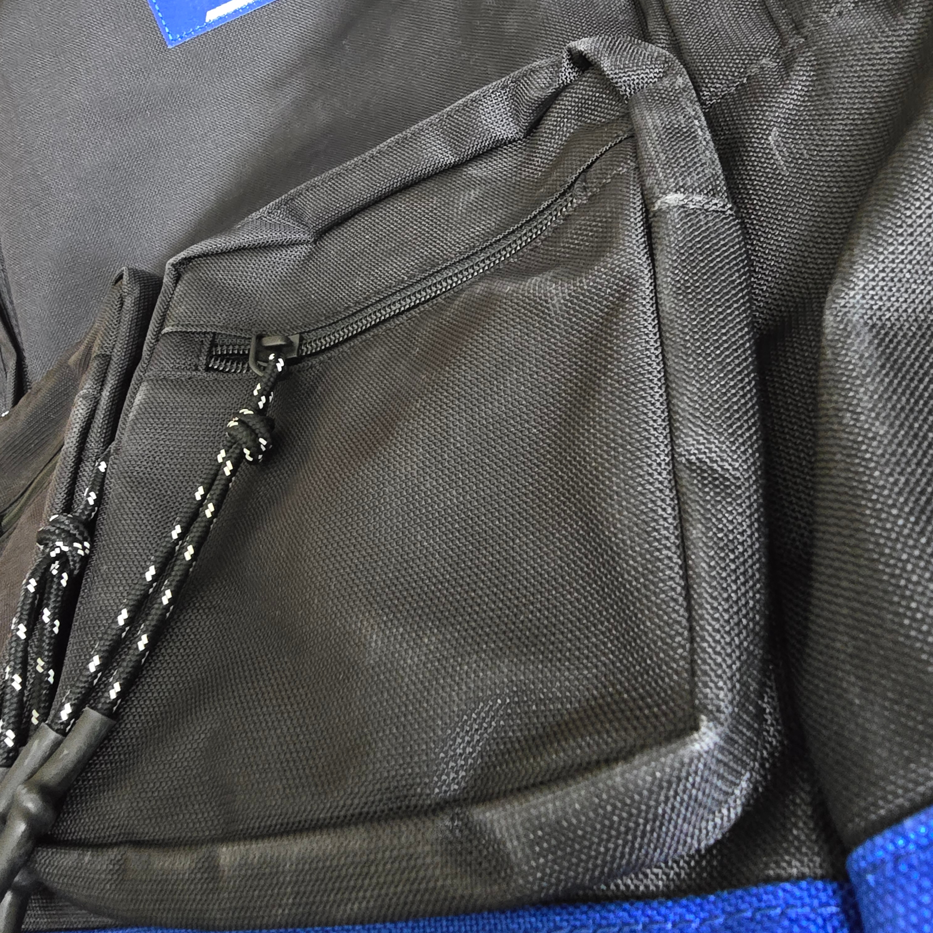 Ader Error Significant Tag Backpack 02 Noir 착용 스타일 - 4