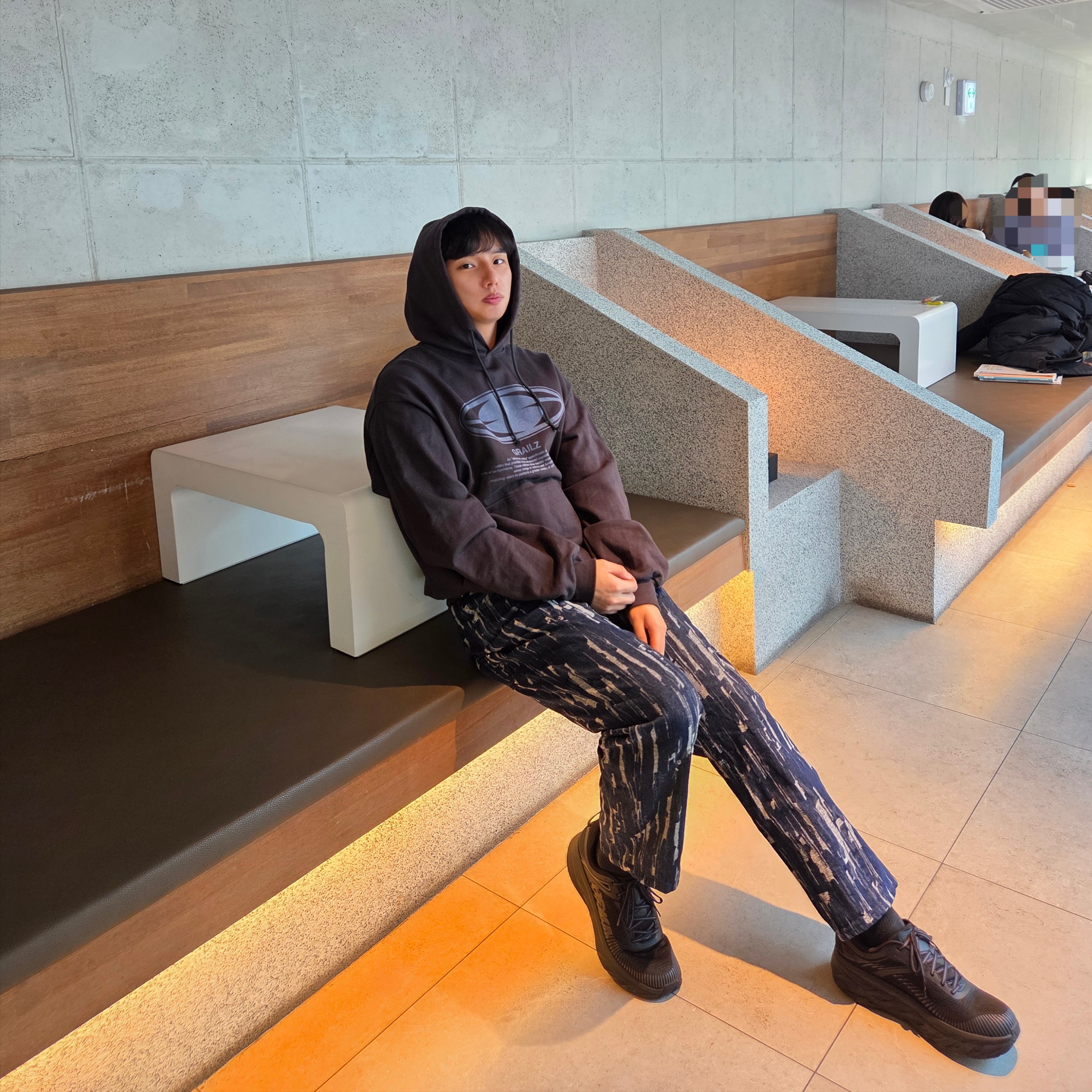 Grailz Slogan Oval Logo Hoodie Vintage Black, Hoka Bondi 7 Black - Wide 착용 스타일