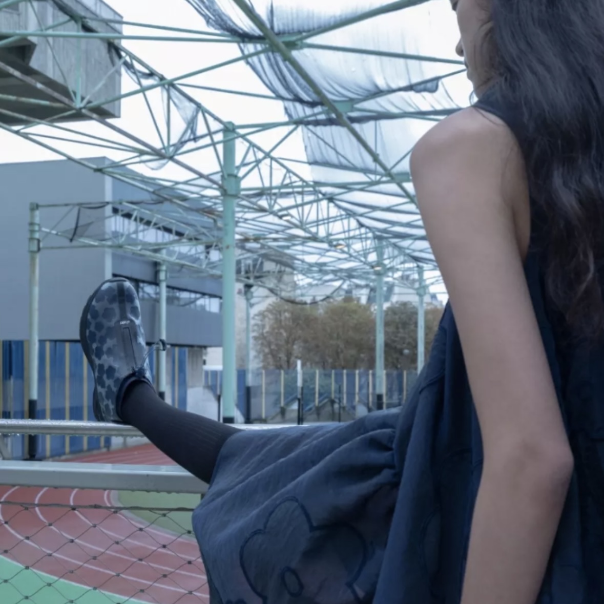 Asics x Cecilie Bahnsen Gel-Terrain MT Midnight 착용 스타일
