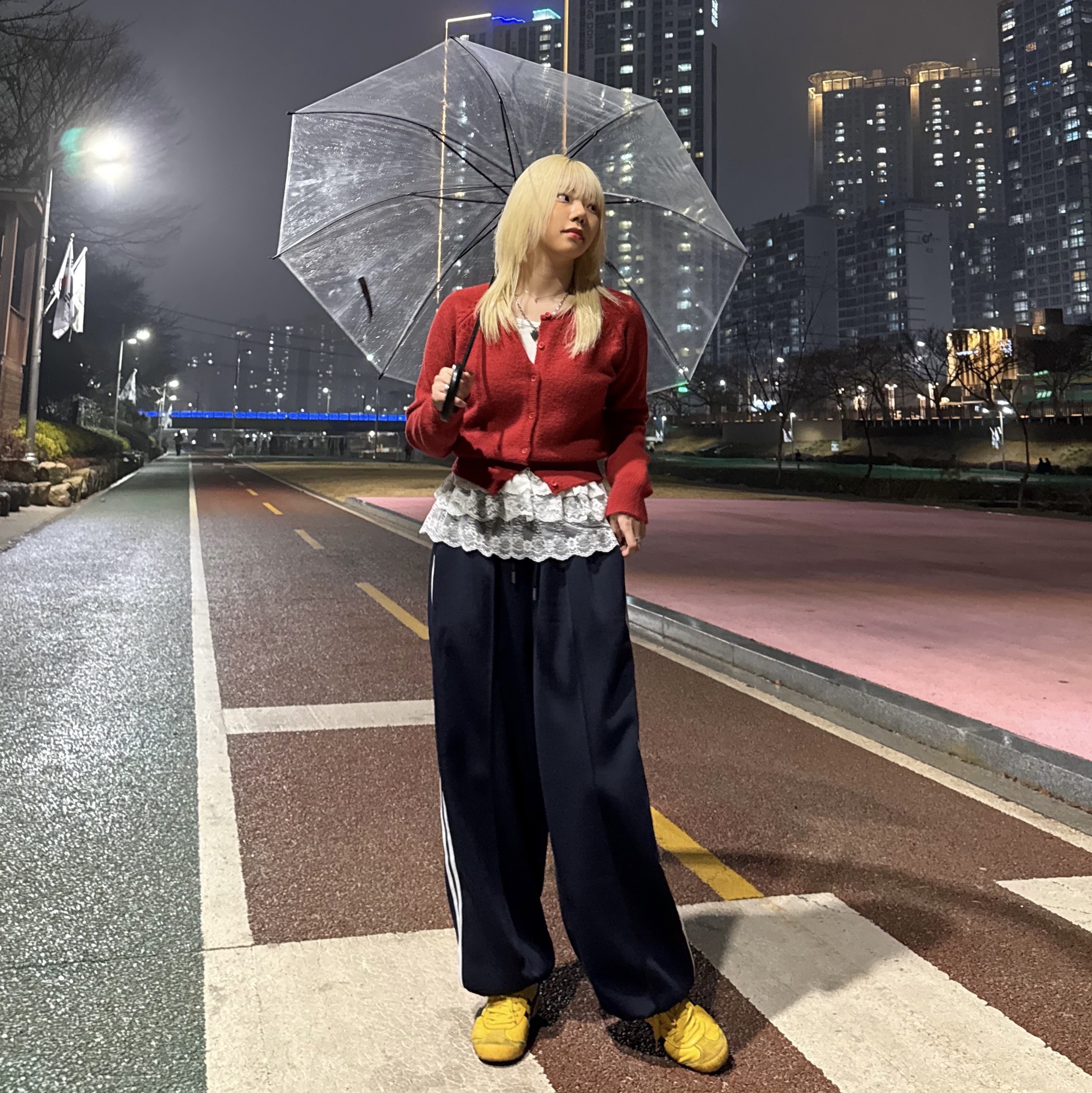 오니츠카 타이거 멕시코 66 옐로우 블랙 착용 스타일