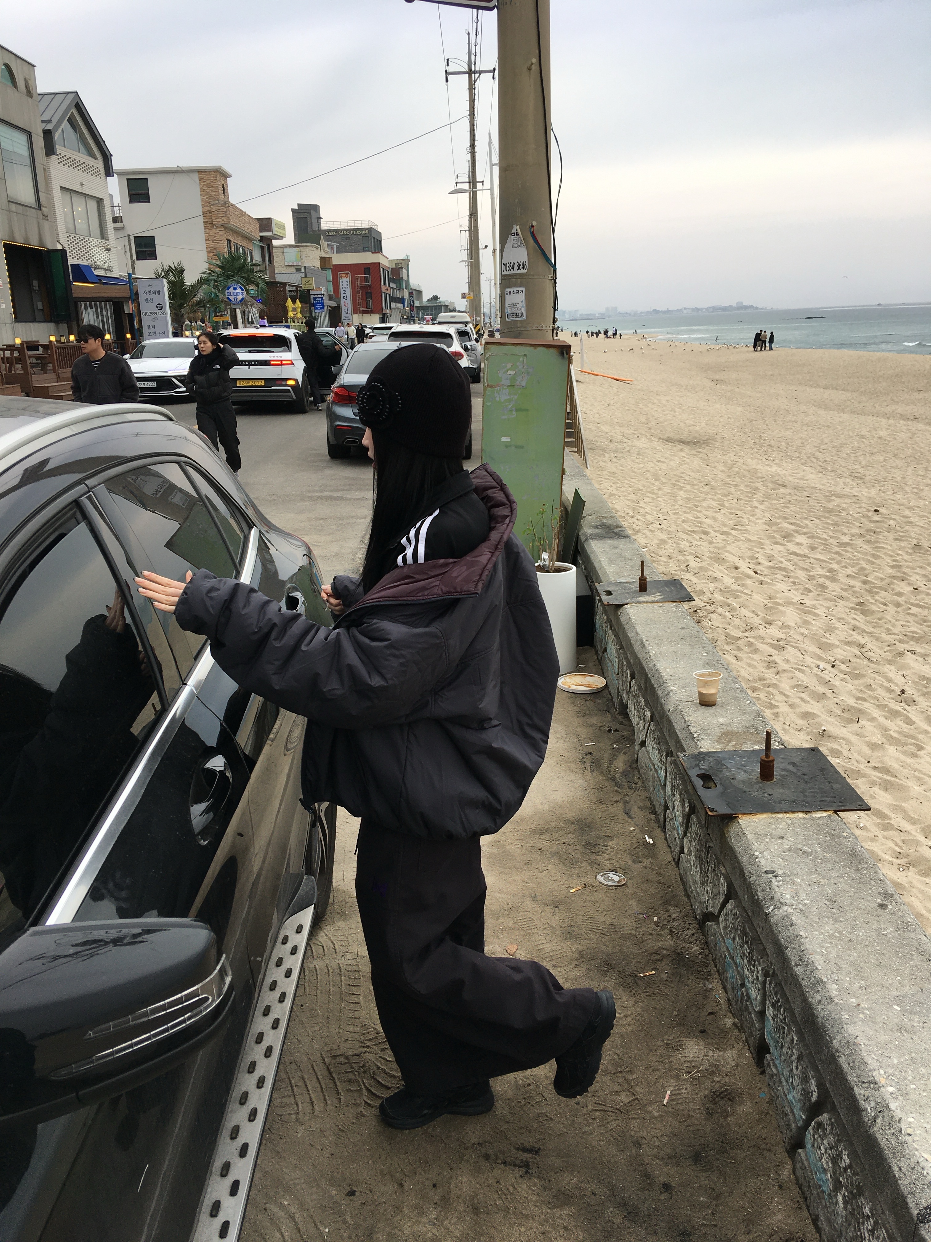 아식스 조그 100 S 블랙 - 2E 와이드, 아디다스 아디컬러 클래식 베켄바우어 트랙탑 블랙 - KR 사이즈 착용 스타일 - 3