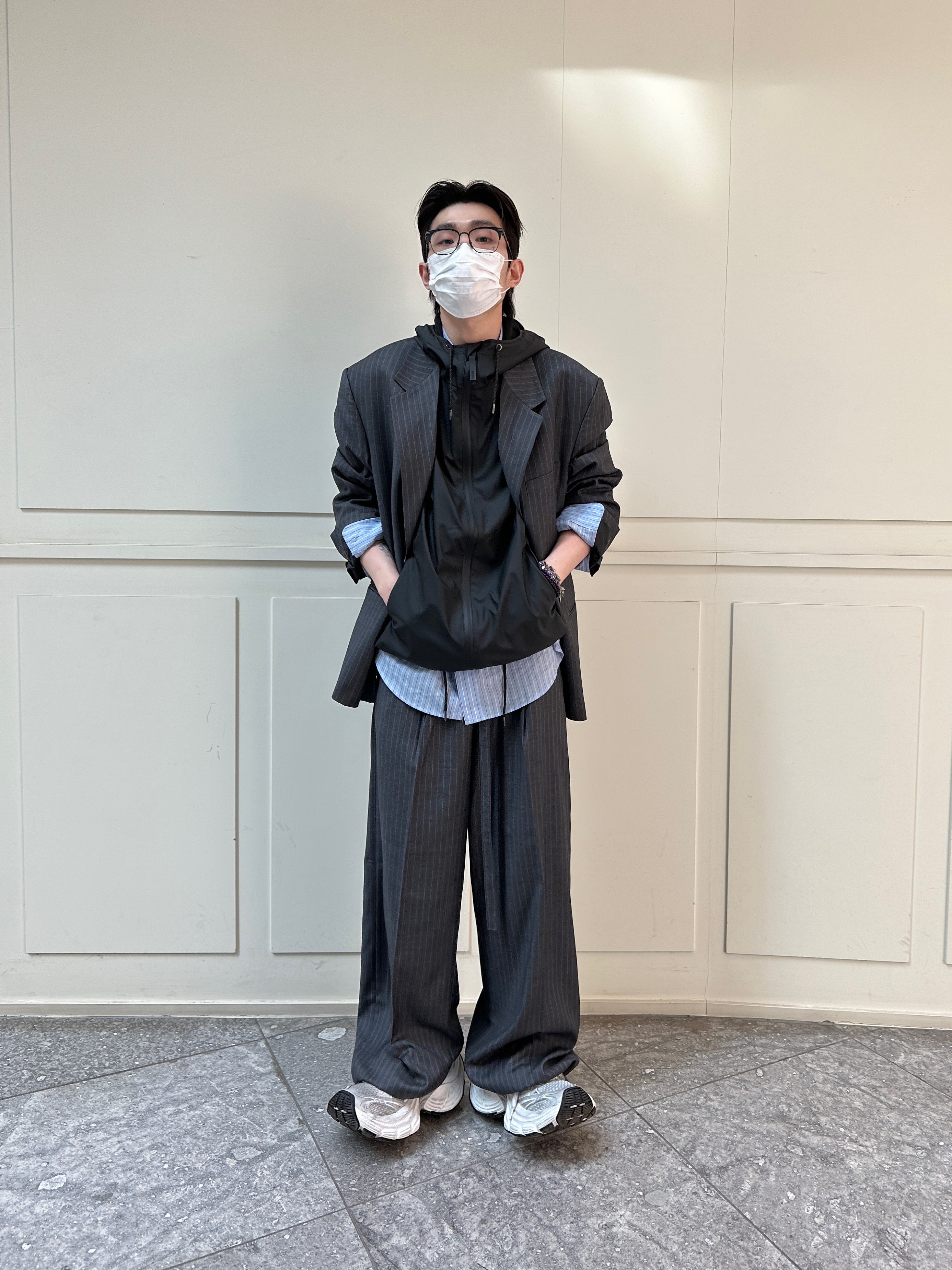 Balenciaga 10XL Sneakers White Grey Silver Black, Hono Report Leaf Bracelet 착용 스타일 - 2