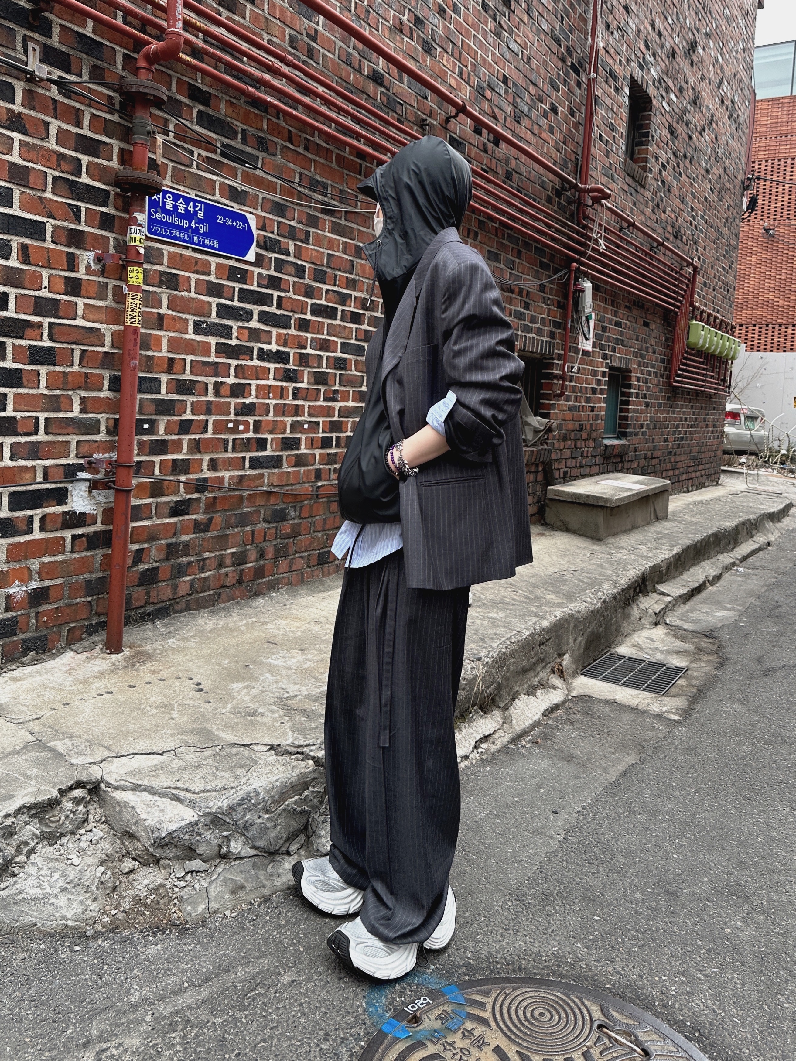 Balenciaga 10XL Sneakers White Grey Silver Black, Hono Report Leaf Bracelet 착용 스타일 - 1