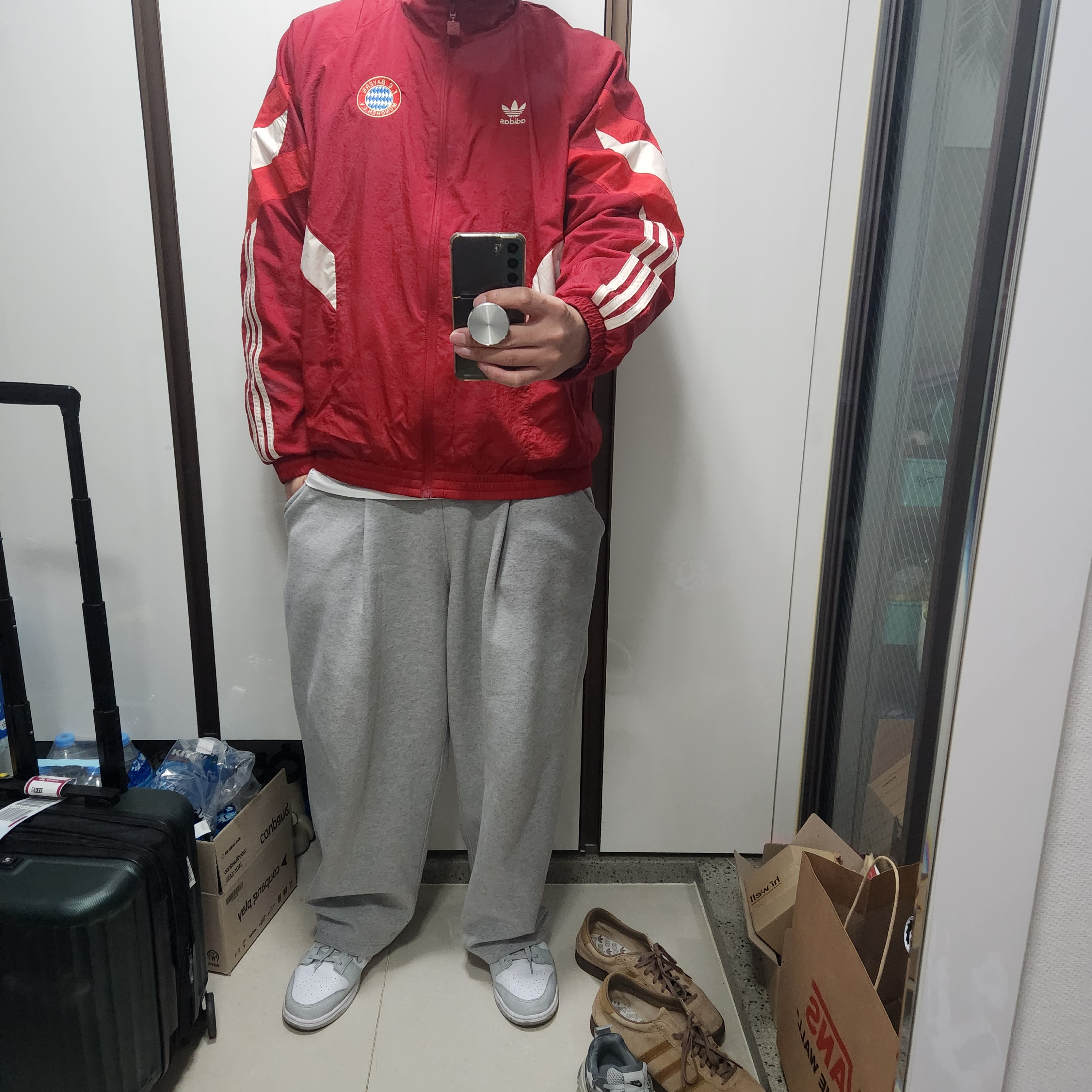 Adidas Bayern Munchen Originals Track Top Active Maroon - KR Sizing, Nike Dunk Low Retro Grey Fog 착용 스타일
