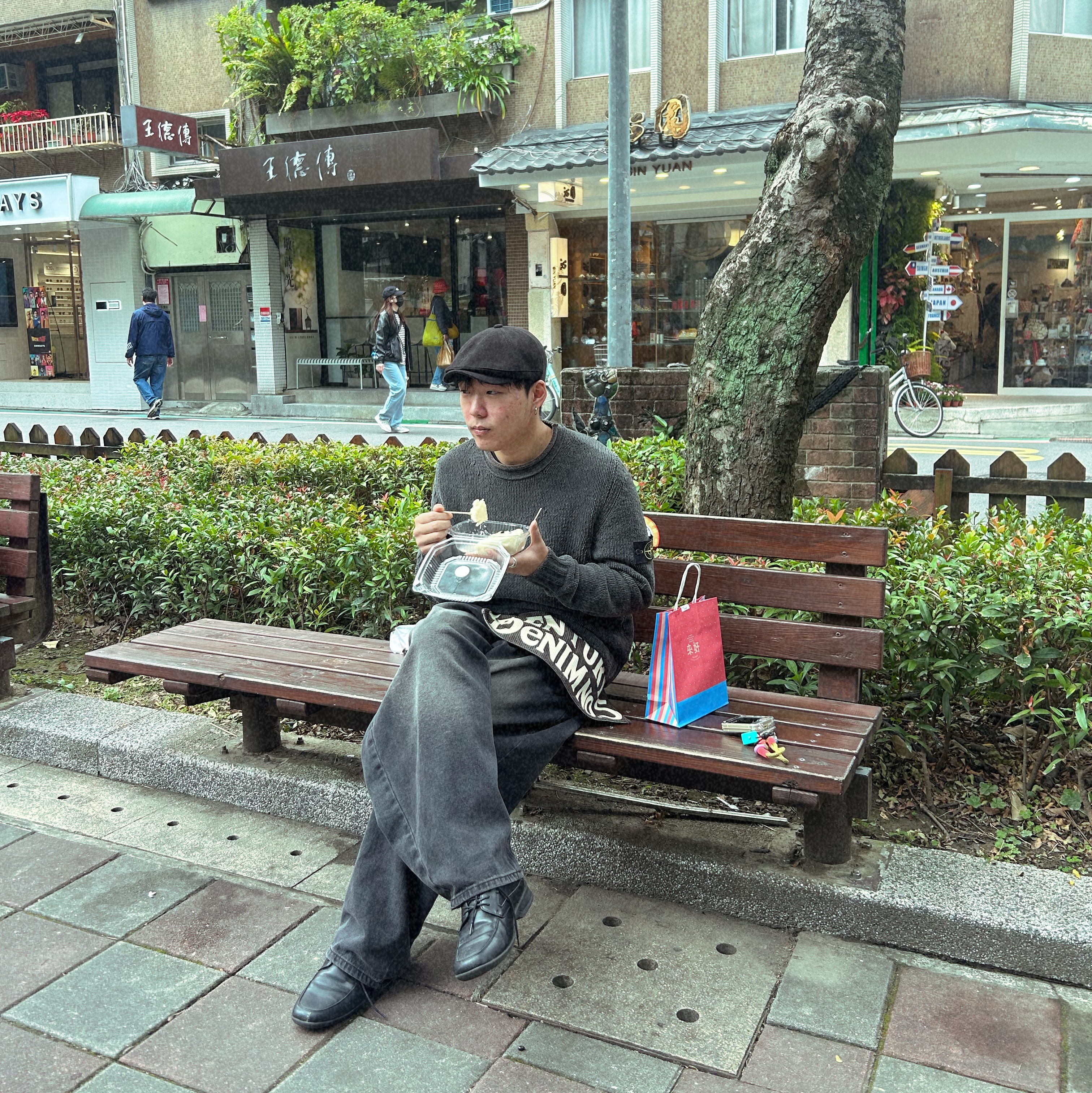 Kapital 13 oz. Denim Damaged Denim Repairspt Short Ad Apron Indigo (Processing) 착용 스타일