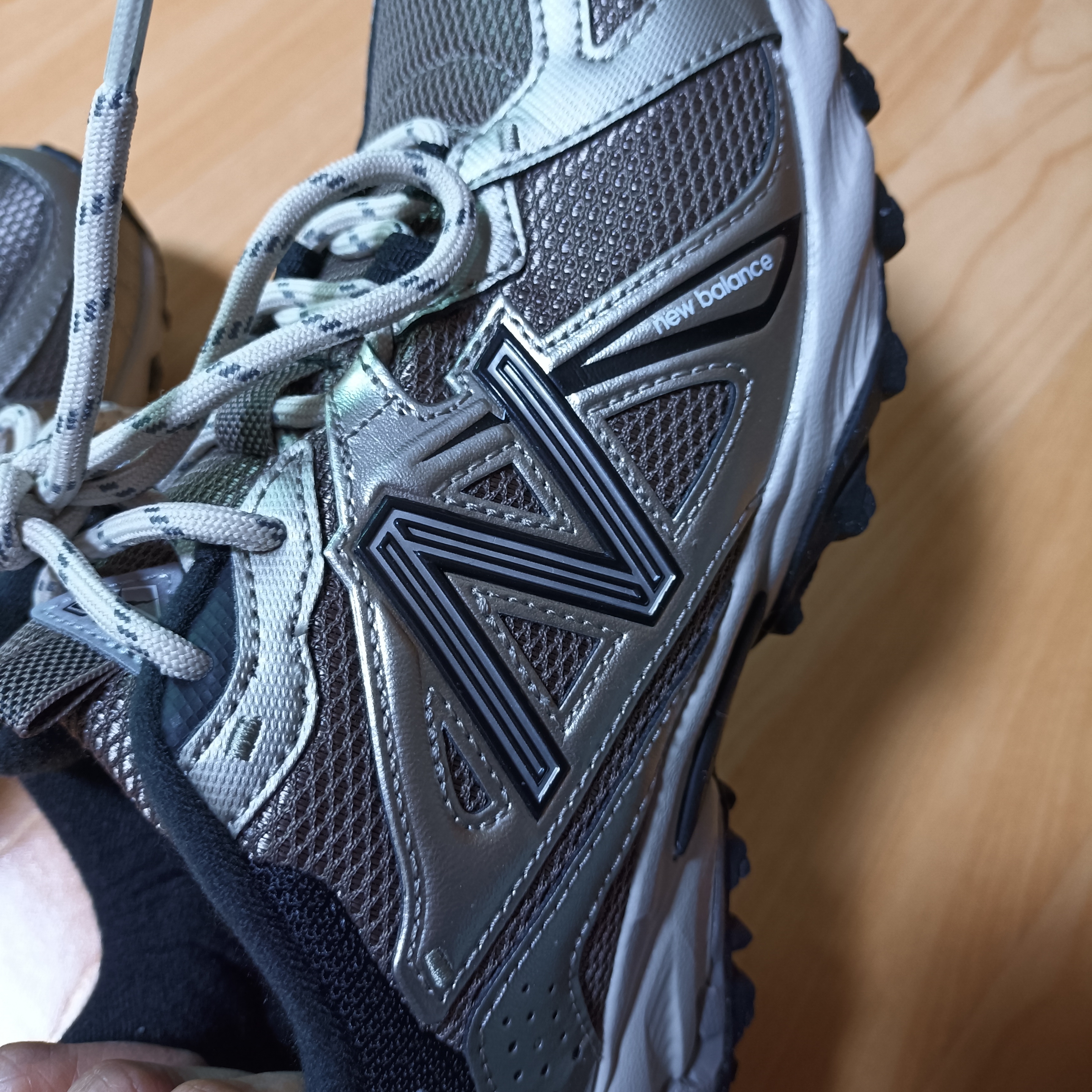 New Balance ML610 Brown 착용 스타일 - 7