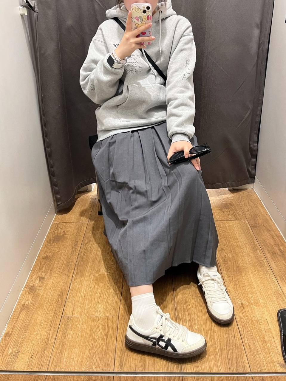 Onitsuka Tiger Advanti Cream White Black, Apple Watch SE 2024 40mm GPS Starlight Aluminium Case with Sport Band S/M Starlight (Korean Ver.) 착용 스타일 - 1