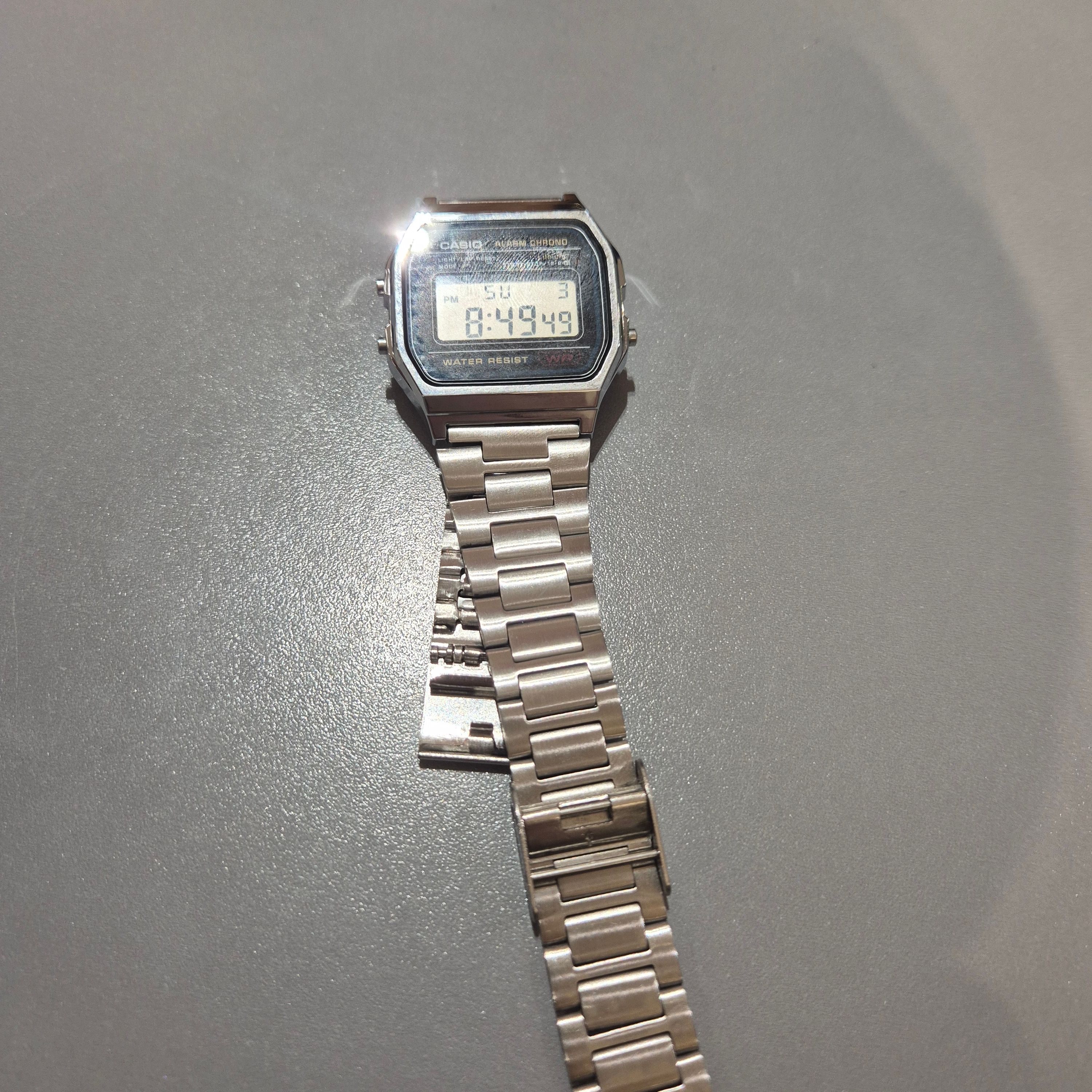 Casio A-158WA-1 착용 스타일