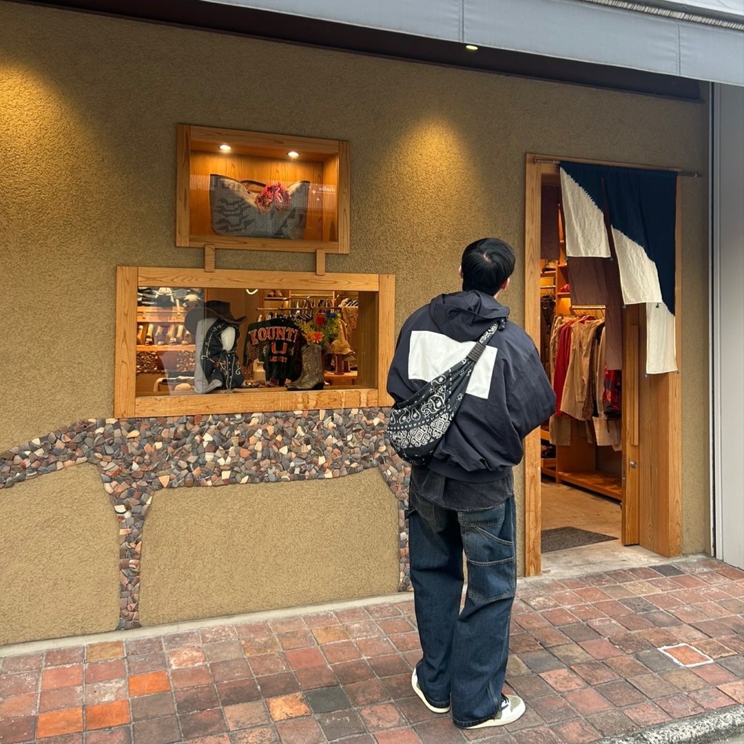 Nike x Fear of God Bomber Hooded Jacket Black, Jordan 1 x Travis Scott Retro Low OG SP Reverse Olive 착용 스타일 - 2