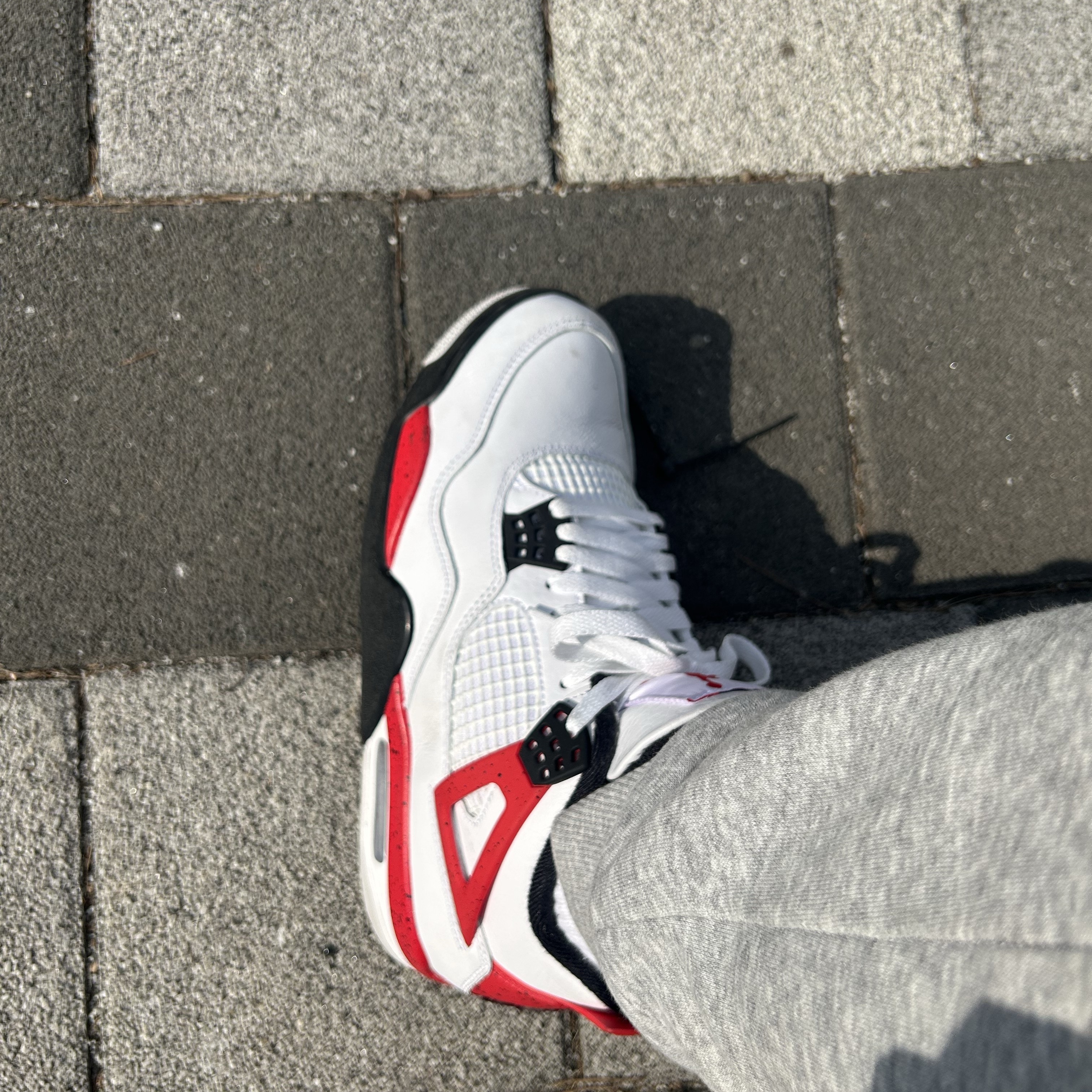 Jordan 4 Retro Red Cement 착용 스타일