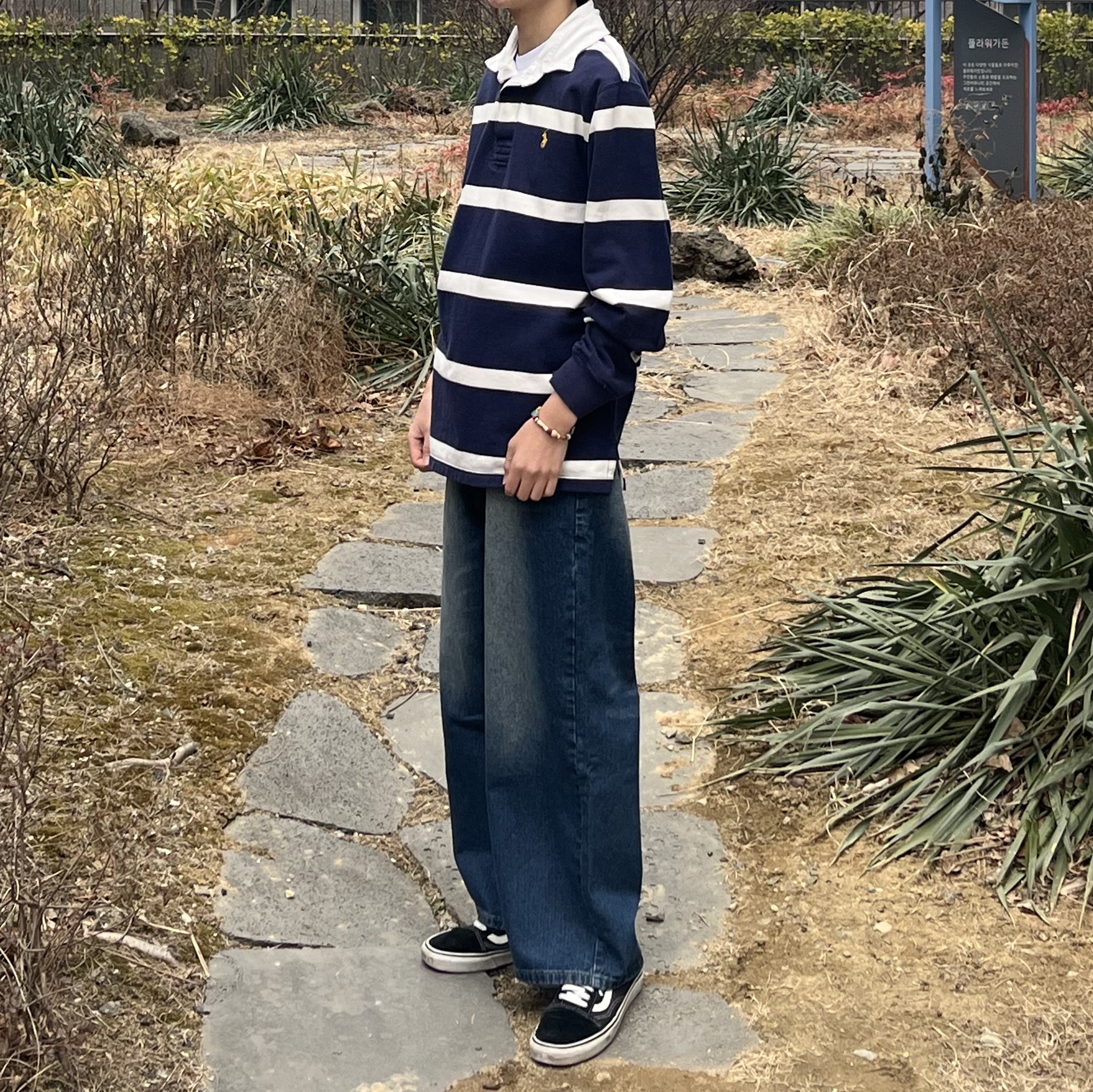 [15% 적립] [KREAM 단독] 폴로 랄프 로렌 포 크림 롱 슬리브 럭비 저지 블루, 반스 올드스쿨 플랫폼 블랙 화이트 착용 스타일 - 2