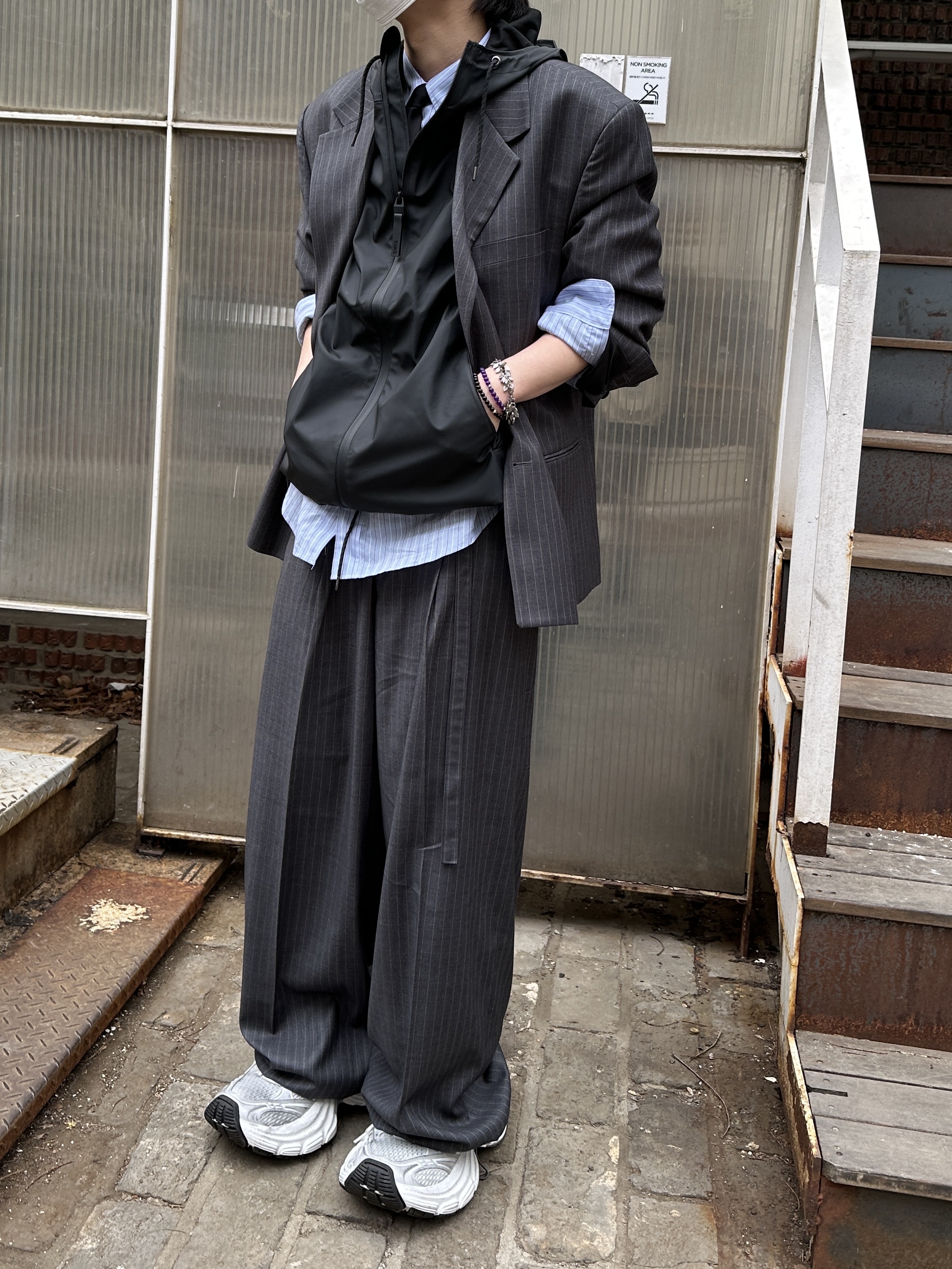 Balenciaga 10XL Sneakers White Grey Silver Black, Hono Report Leaf Bracelet 착용 스타일 - 6