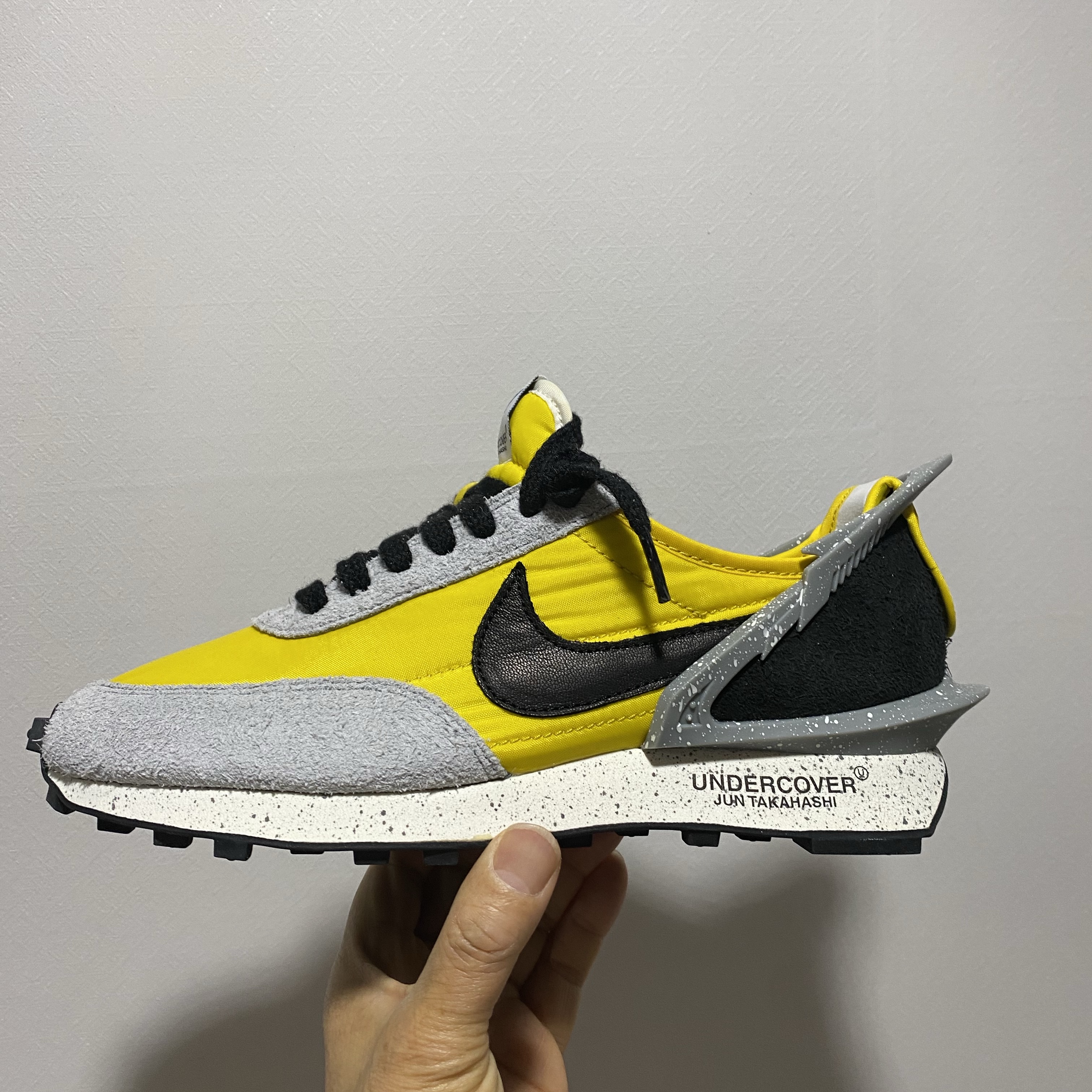 Nike x Undercover Daybreak Bright Citron 착용 스타일 - 1