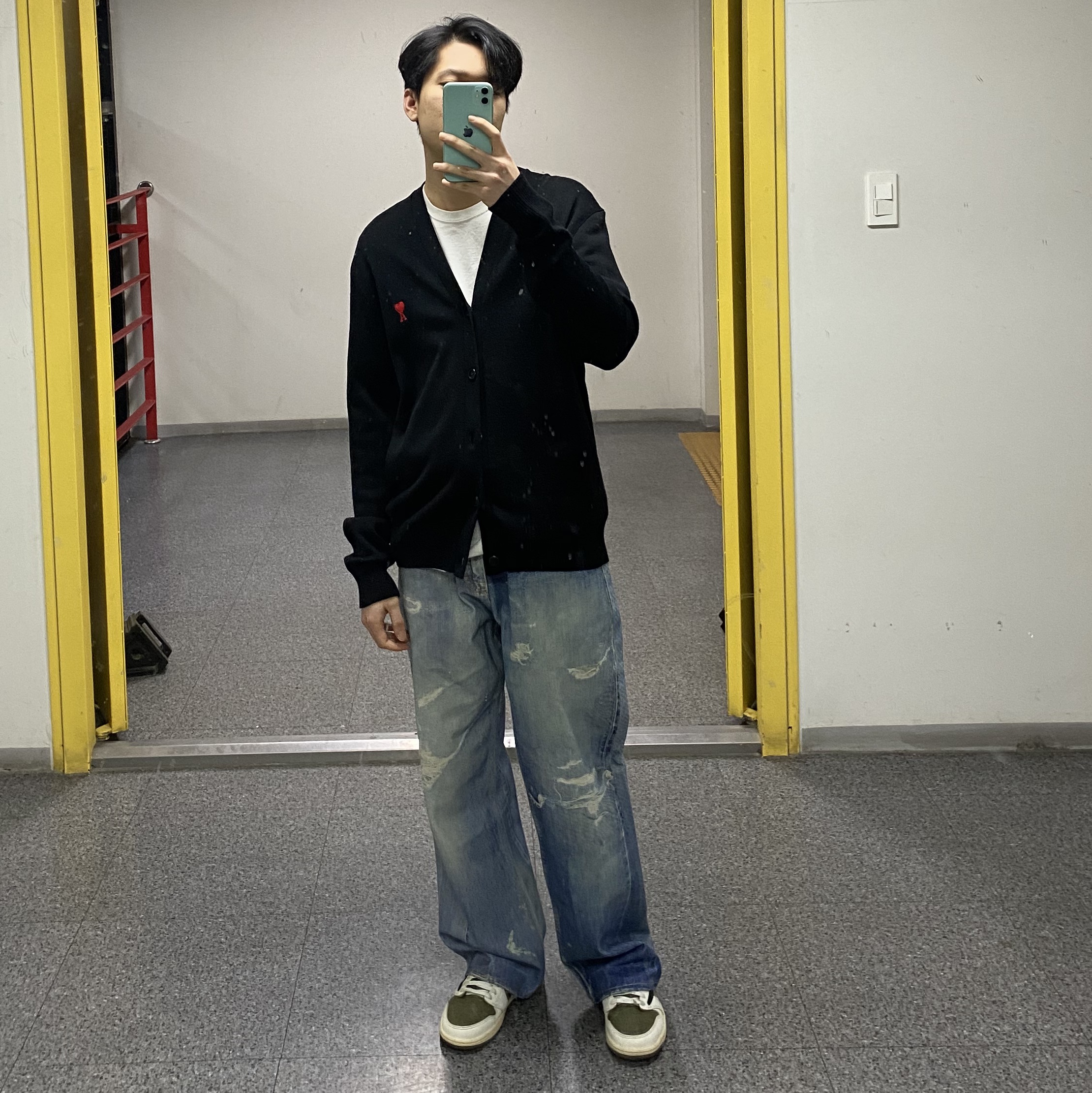 Our Legacy Third Cut Digital Denim Print, Jordan 1 x Travis Scott Retro Low OG SP Reverse Olive 착용 스타일
