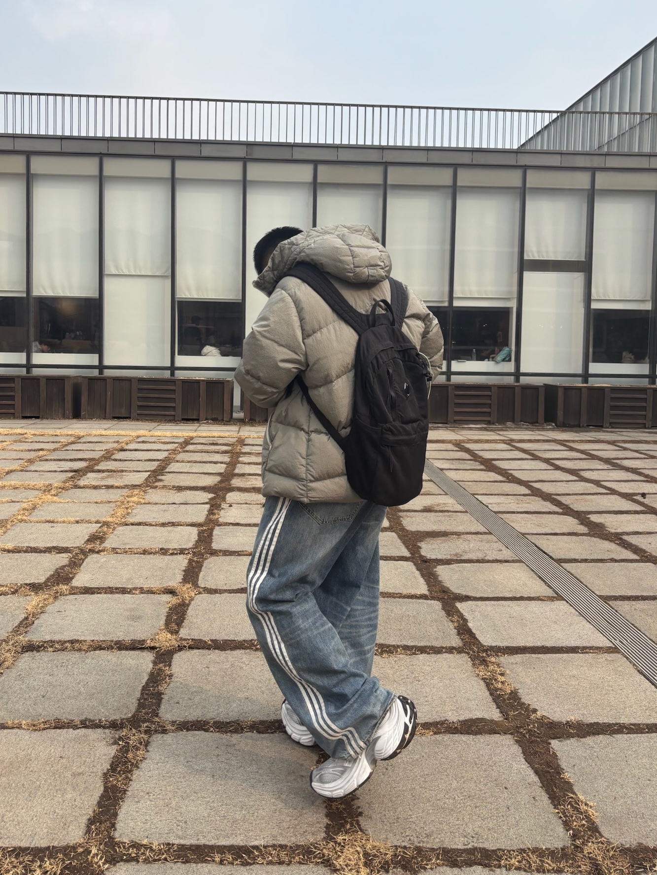 Balenciaga x Adidas Large Baggy Trousers Blue, C.P. Company Nylon B Backpack Black - 23SS 착용 스타일