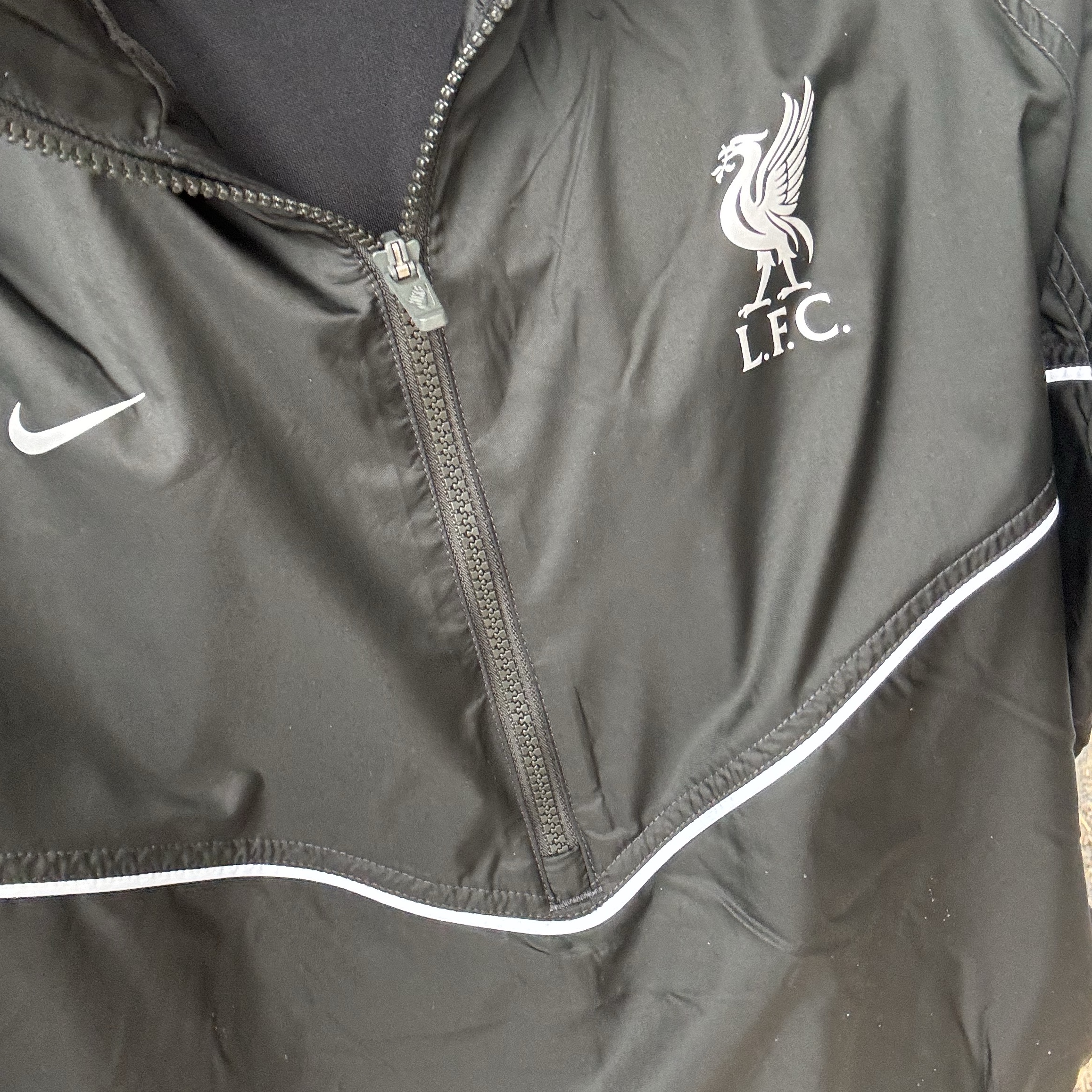 Nike Liverpool FC Windrunner Soccer Anorak Jacket Night Forest Metallic Silver - Asia 착용 스타일