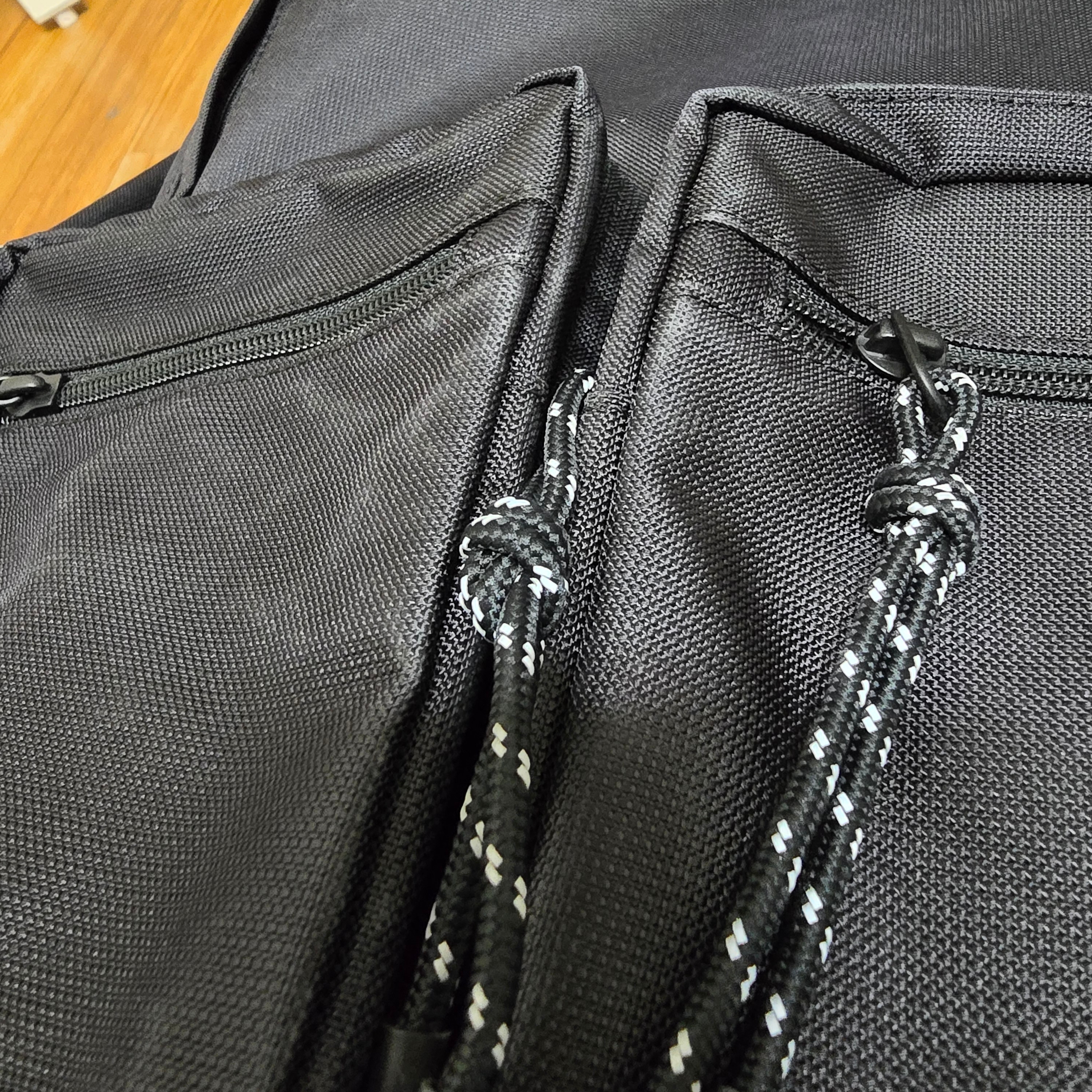 Ader Error Significant Tag Backpack 02 Noir 착용 스타일 - 1