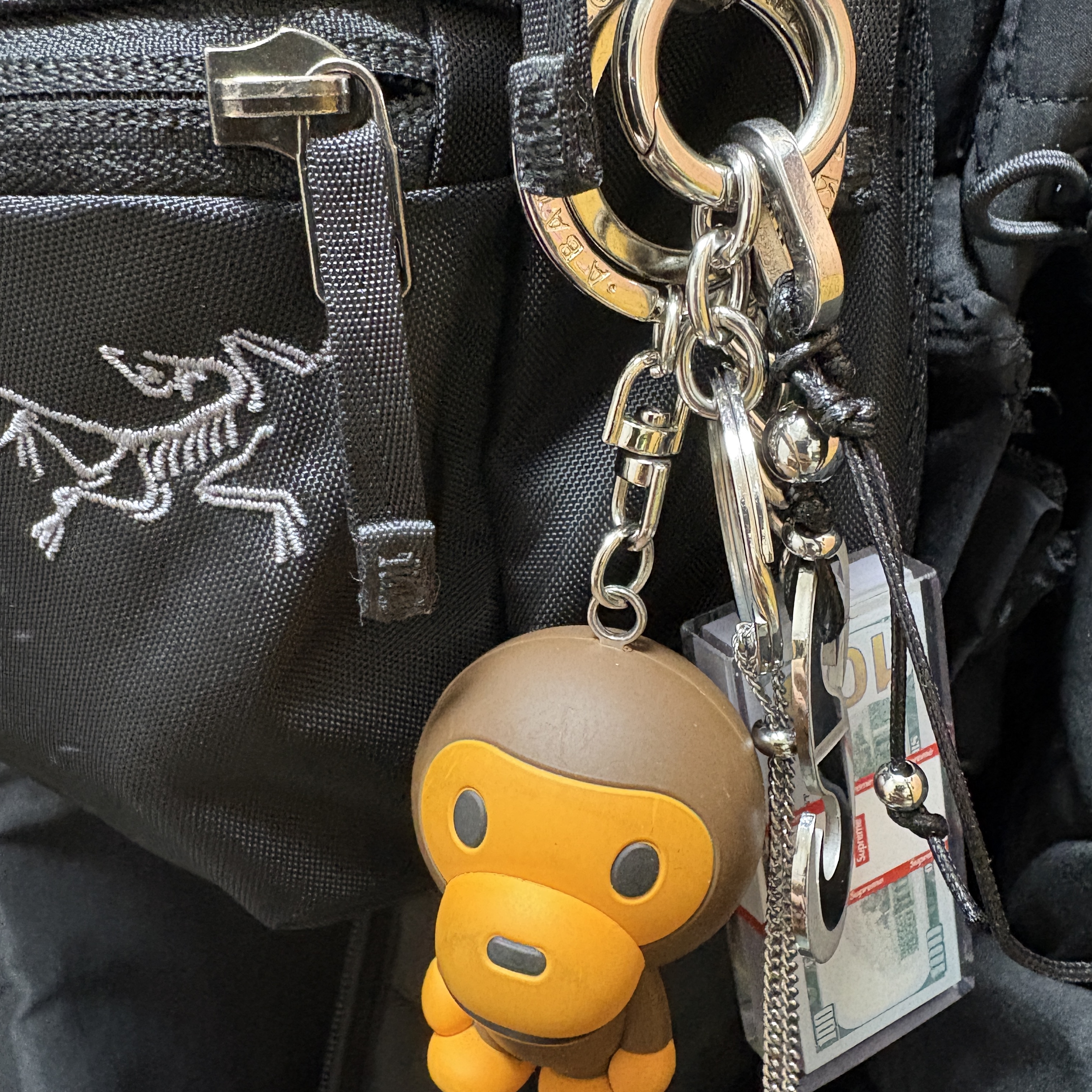 Sentiments No.421 Key Ring Silver, Supreme Cash Paperweight Keychain Multicolor - 24FW 착용 스타일