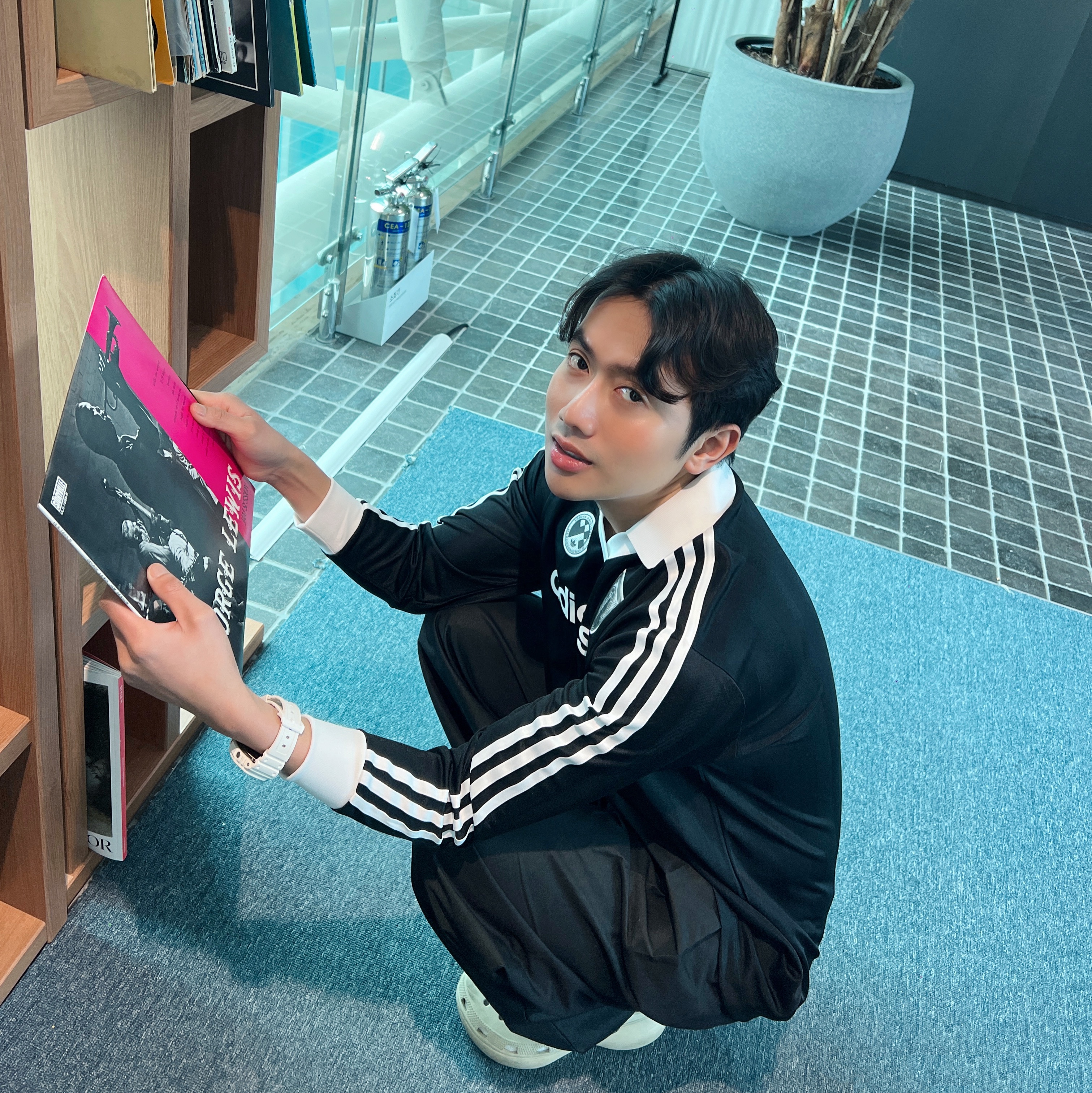 (W) Adidas Football Long Sleeve T-Shirt Black - KR Sizing 착용 스타일