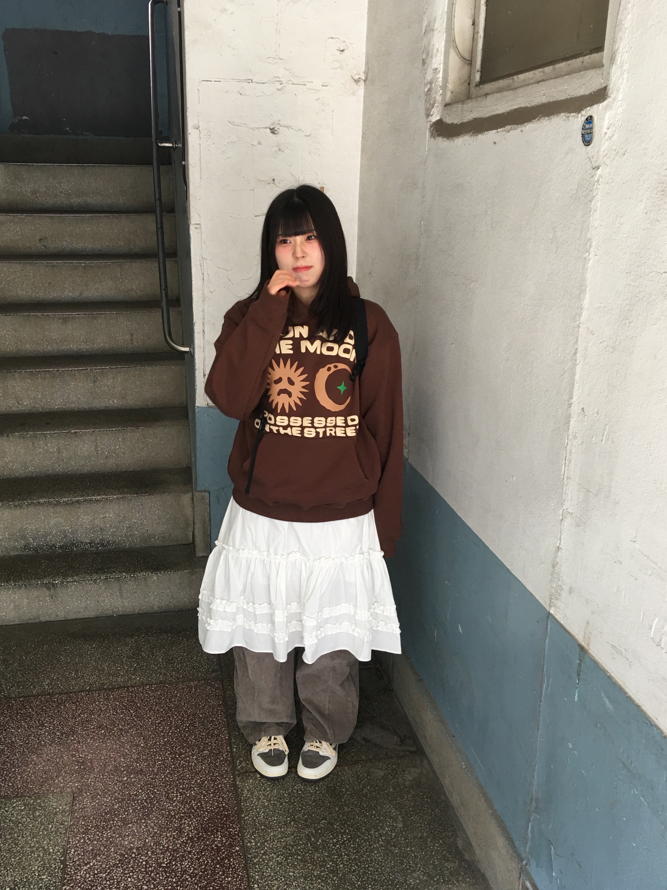 POTS All Day Hoodie Brown, Jordan 1 x Travis Scott Retro Low OG SP Sail and Ridgerock 착용 스타일 - 3