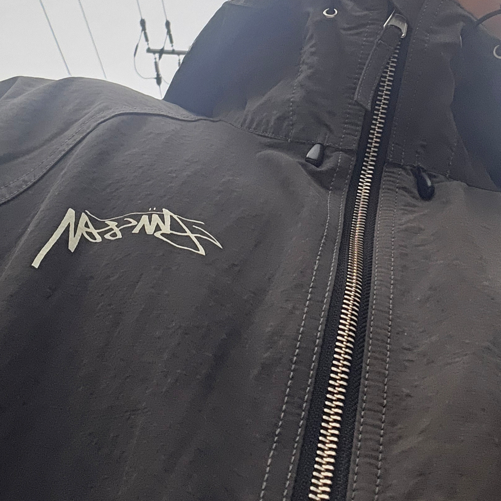 Stussy Wave Dye Beach Shell Jacket Black 착용 스타일