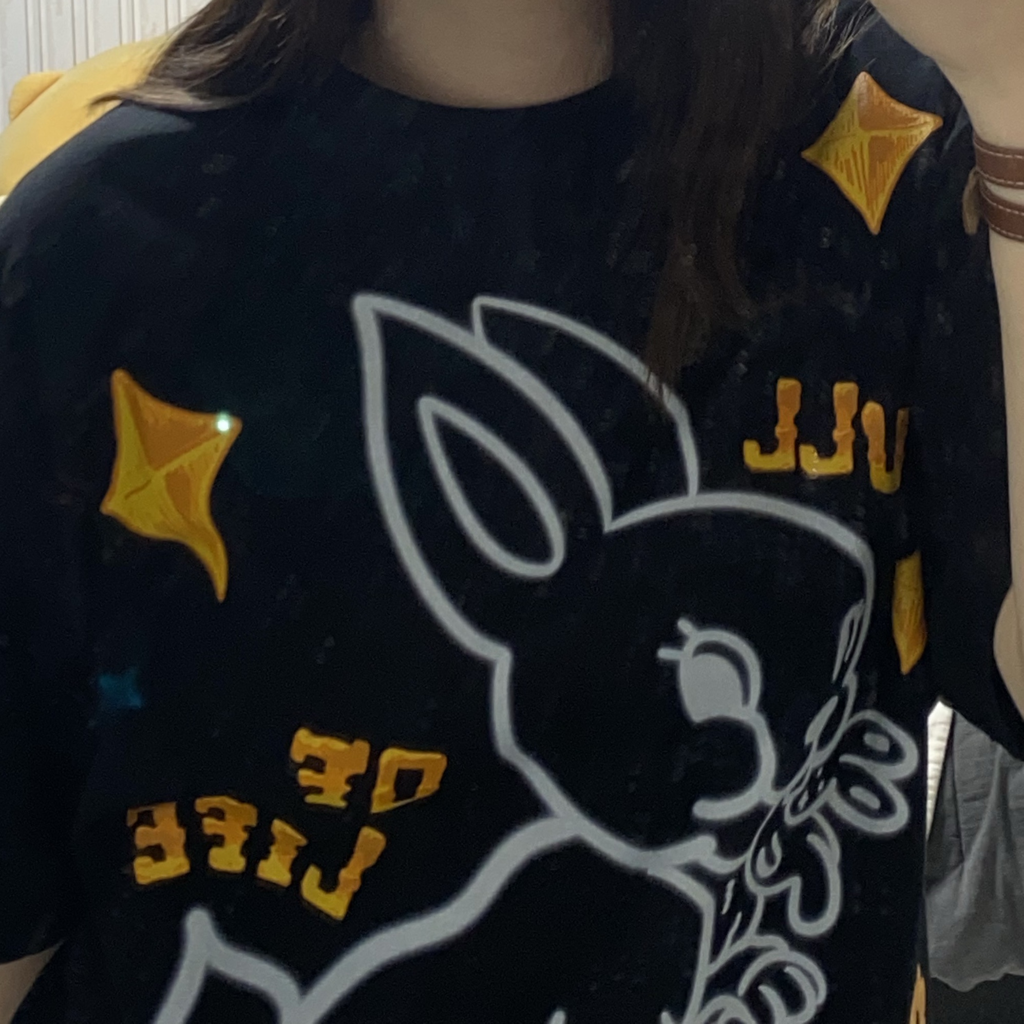 Open Yy Black Rabbit T-Shirt Black 착용 스타일 - 3