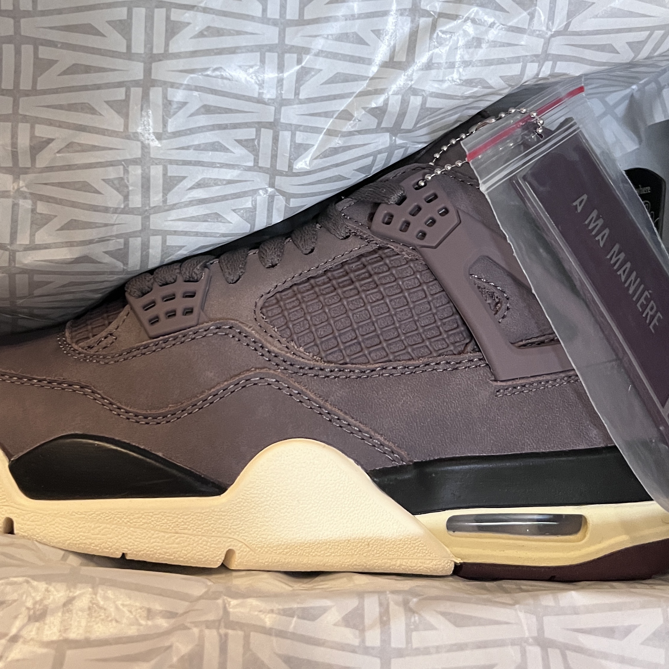 Jordan 4 x A Ma Maniere Retro Violet Ore 착용 스타일