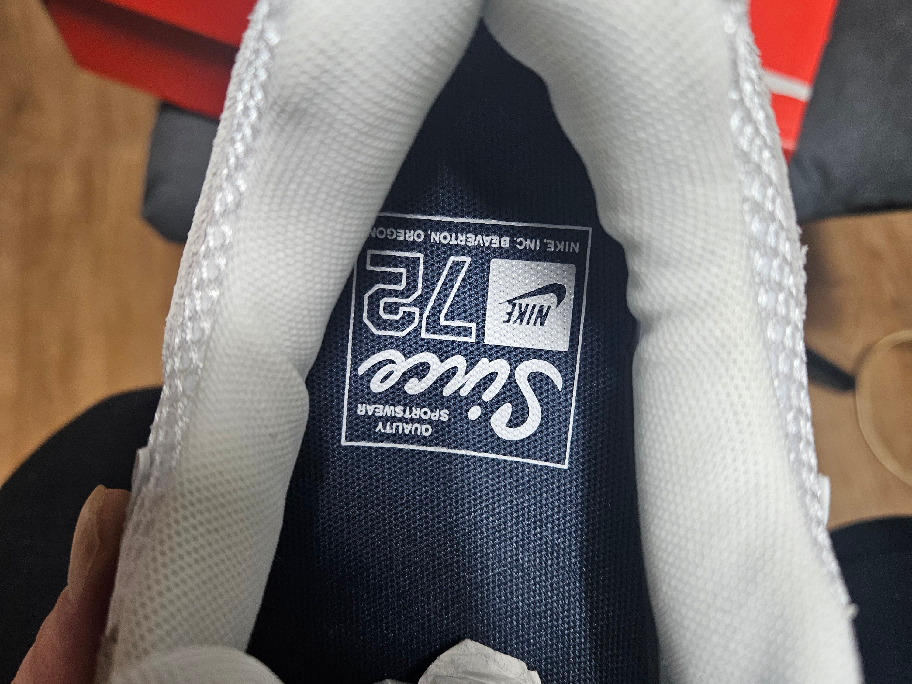 Nike Zoom Vomero 5 White Thunder Blue 착용 스타일 - 4
