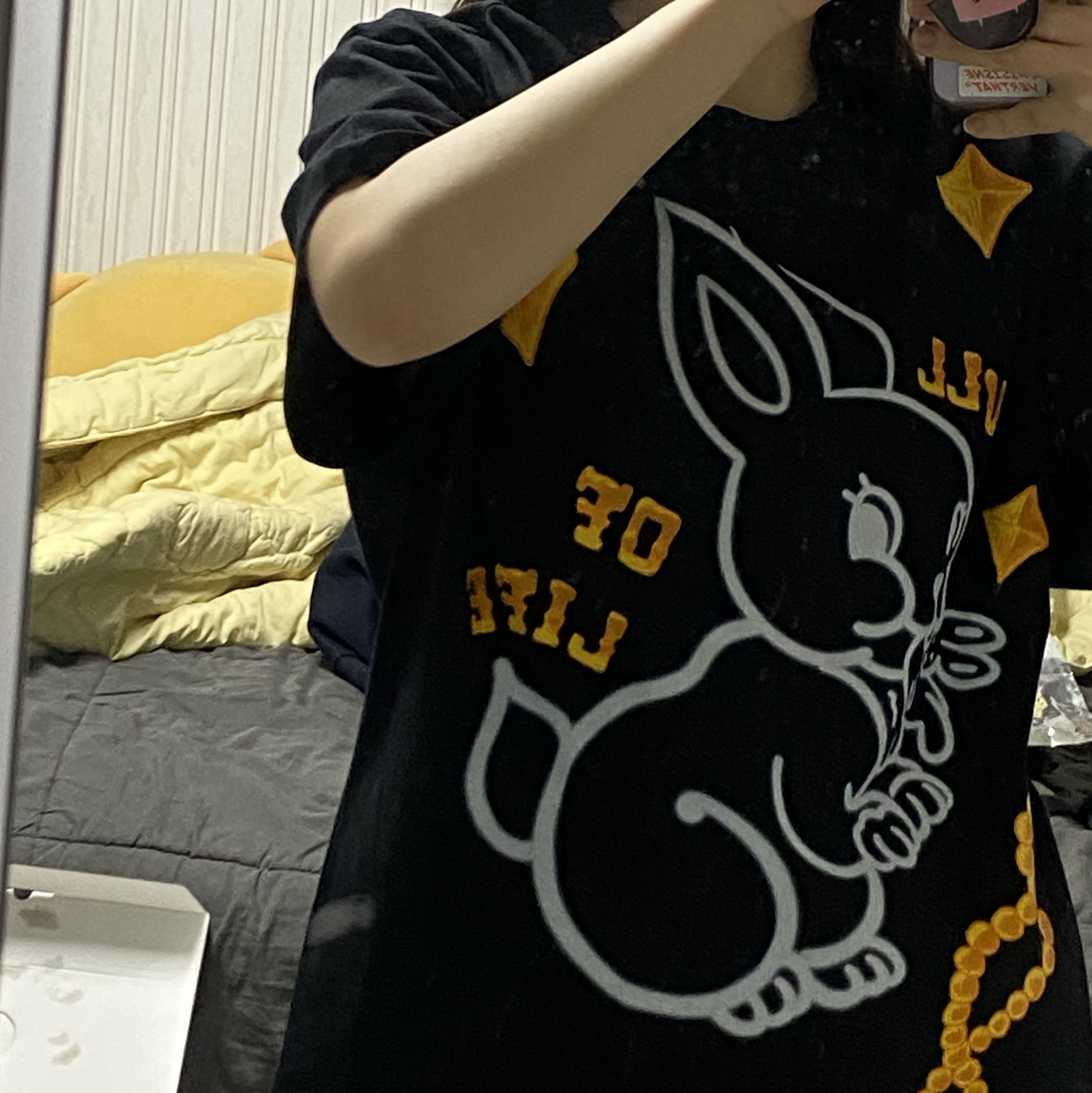 Open Yy Black Rabbit T-Shirt Black 착용 스타일 - 1