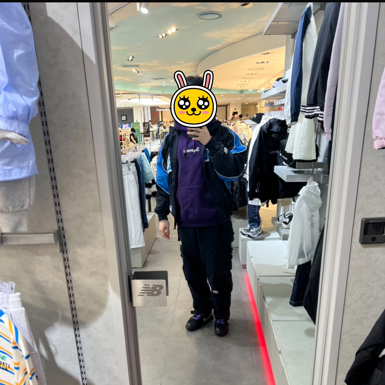 Palace Seoul 2 Seoul Track Jacket Black Blue - 25SS, Supreme Box Logo Hooded Sweatshirt Dark Purple - 23FW 착용 스타일